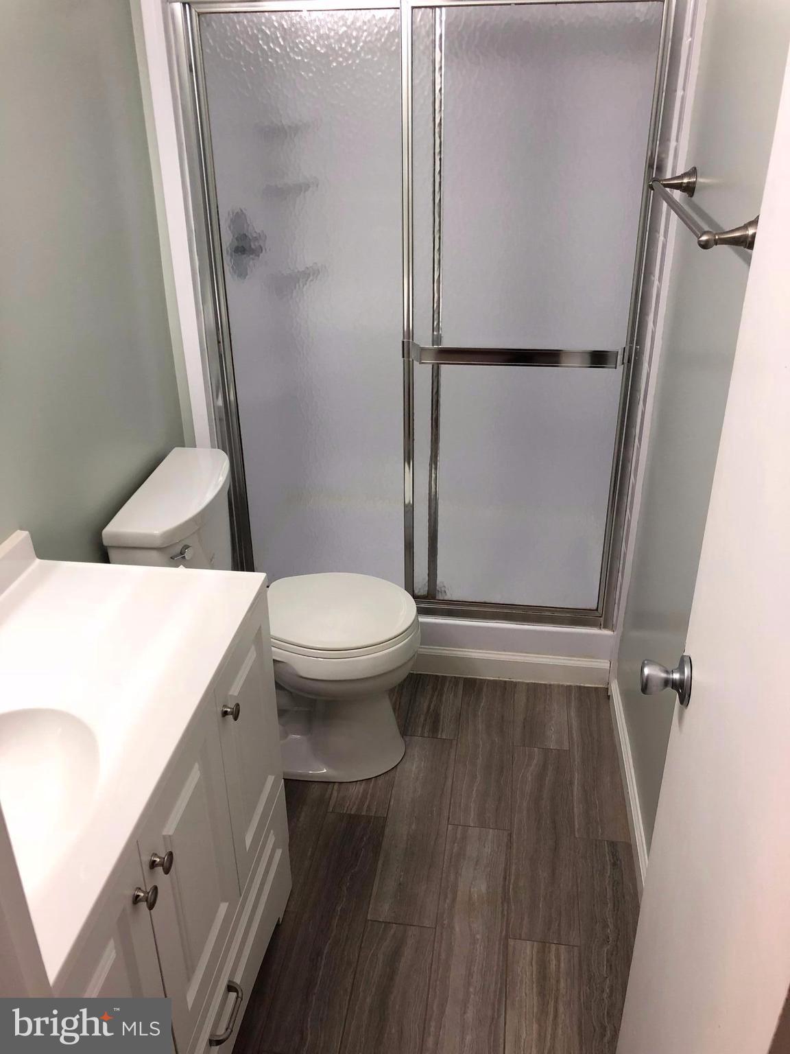 SURREY SQUARE - Residential Lease