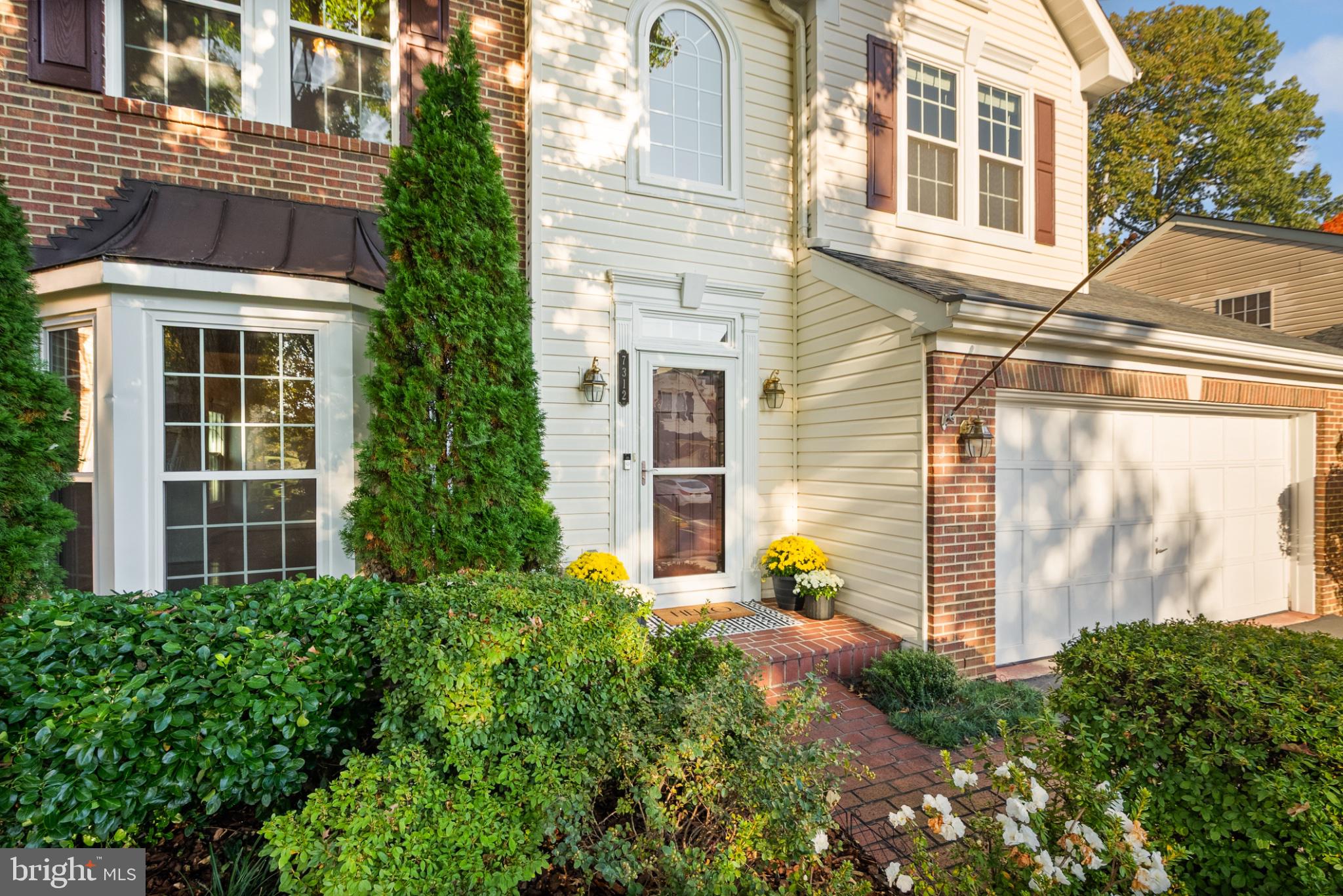 7312 HOLLYFORD LANE