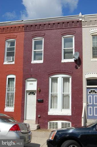 Spacious three bedroom, 1 1/2 Bathull bath, row home recently rehabed. Open floor plan-high ceilings. Updated kitchen and bathrooms, Central Heating and Air Conditioning. Stackable Washer and Dryer. This is a must see!