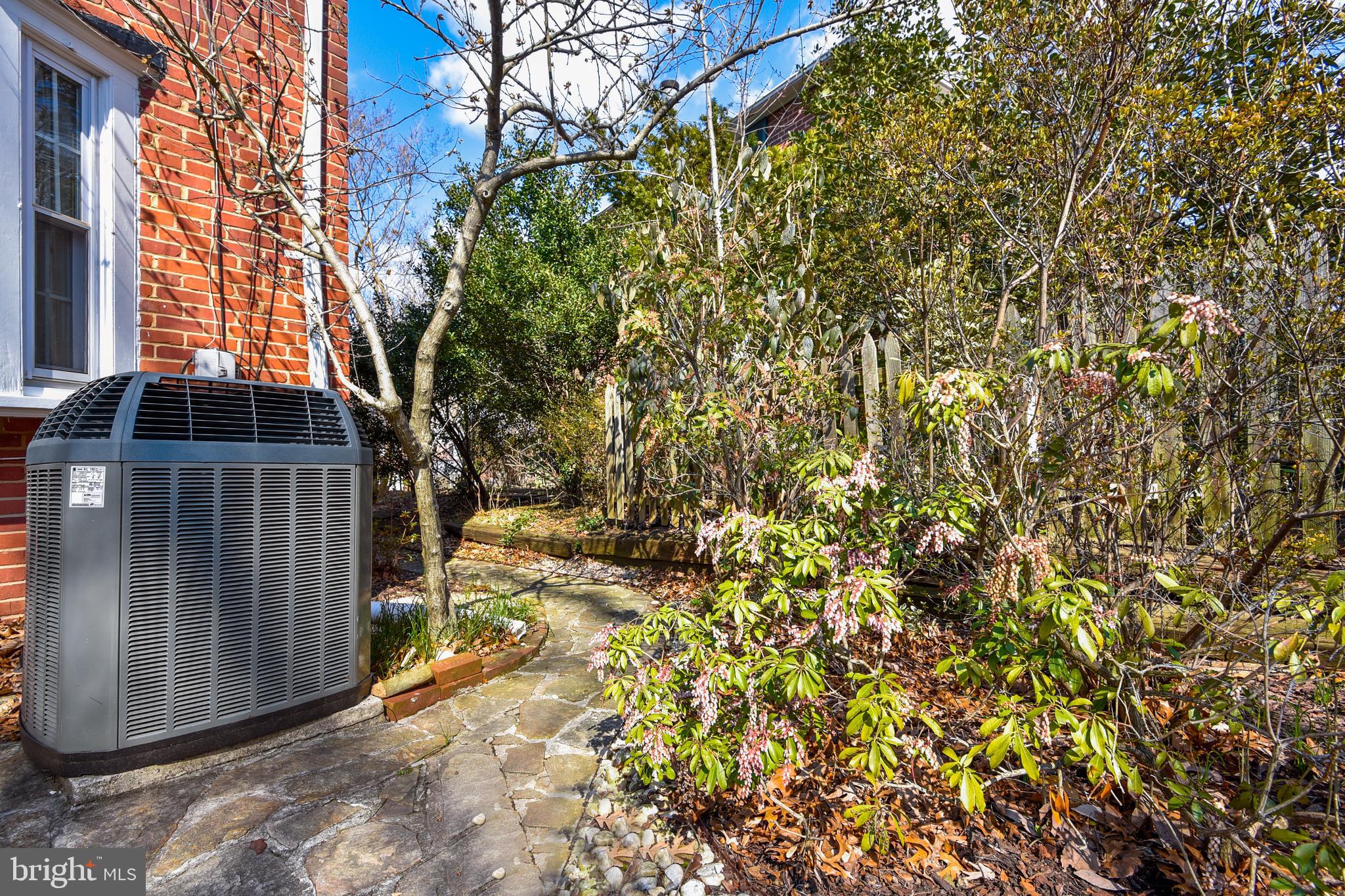 NORTHWOOD - Residential Lease