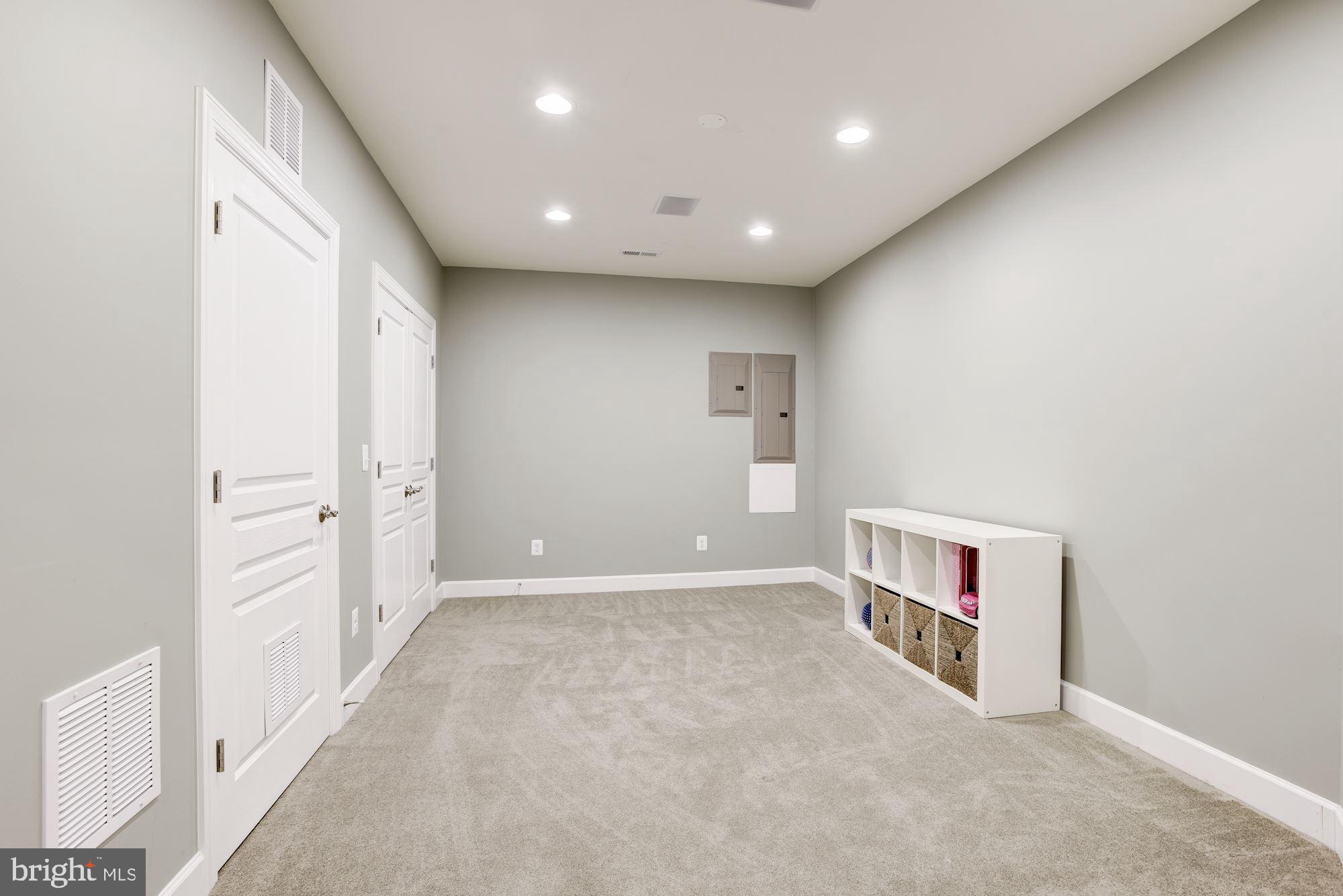 RESERVOIR RIDGE - Residential