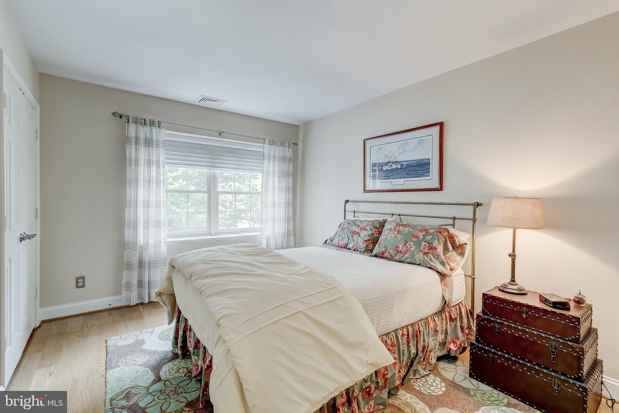 BELMONT FOREST - Residential