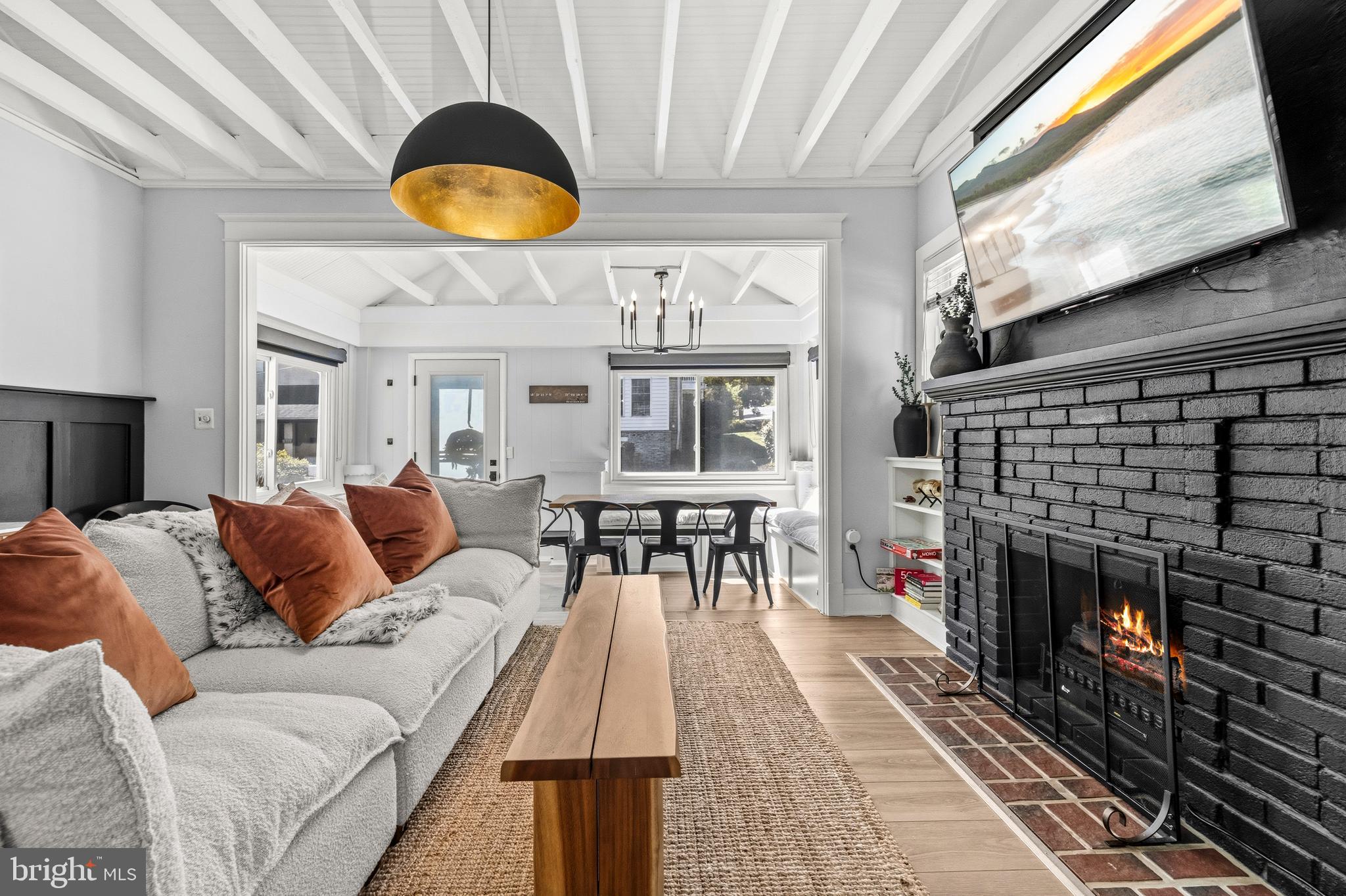 ADDISON HEIGHTS - Residential