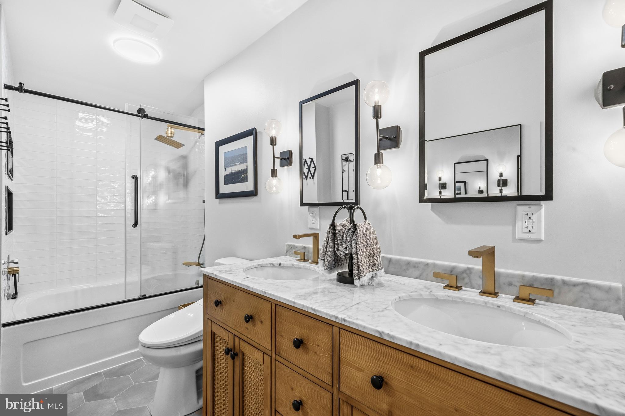 ADDISON HEIGHTS - Residential