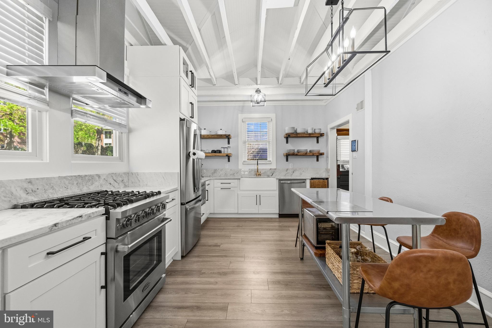 ADDISON HEIGHTS - Residential