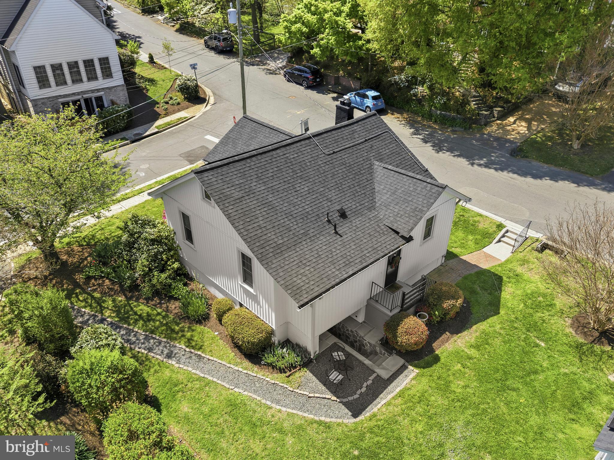 ADDISON HEIGHTS - Residential