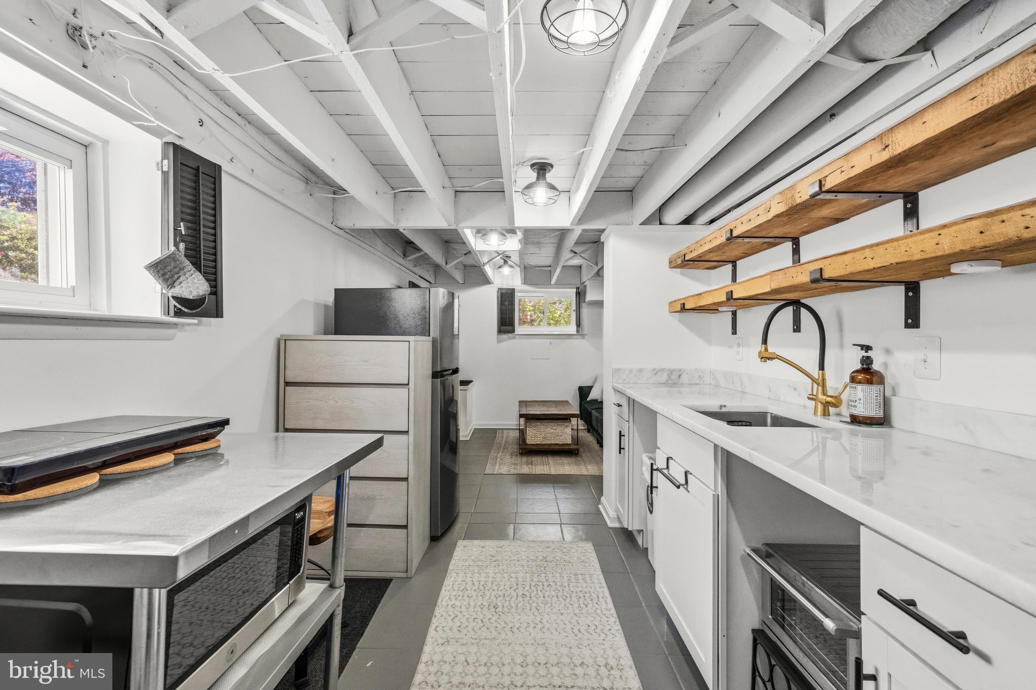 ADDISON HEIGHTS - Residential