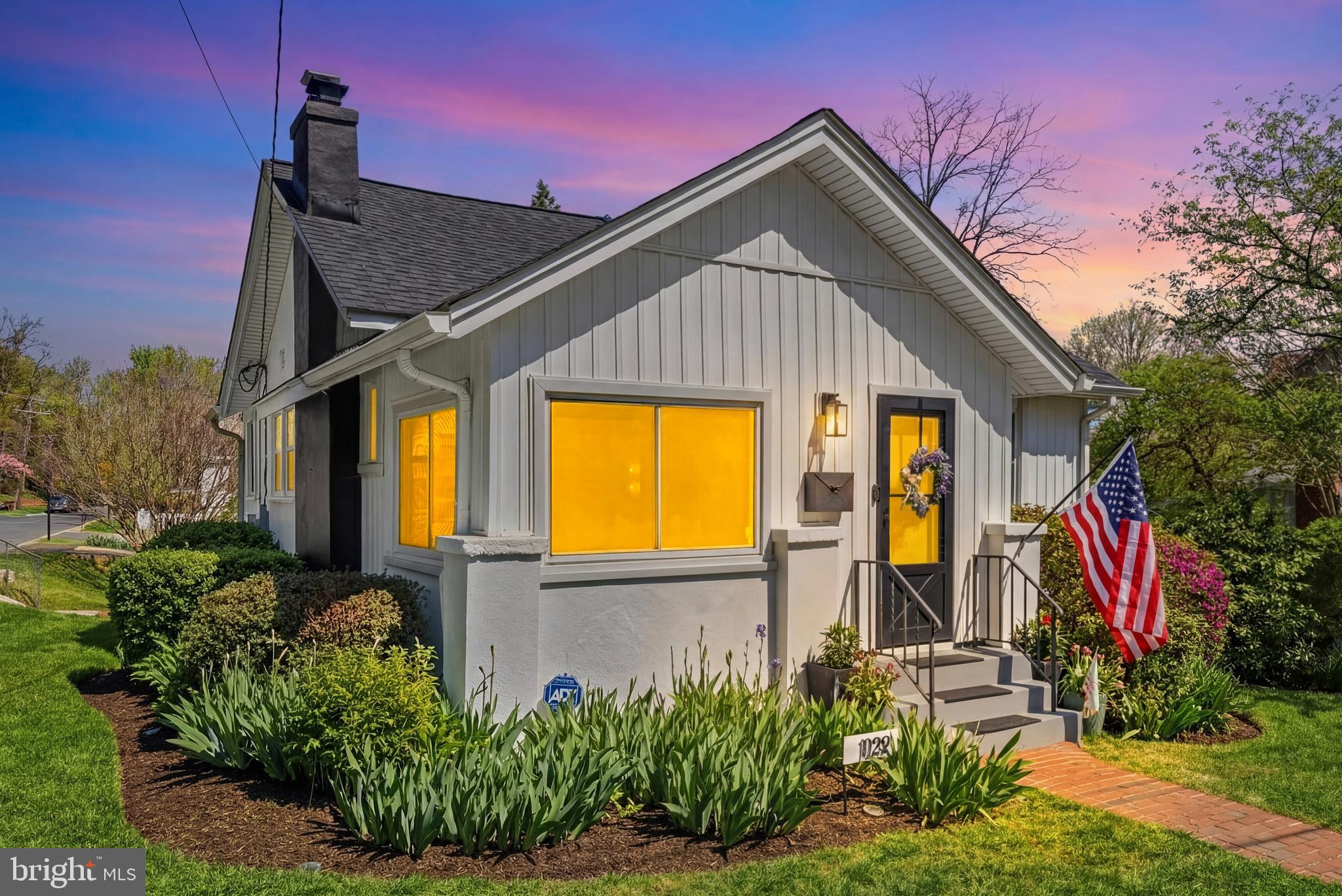 ADDISON HEIGHTS - Residential