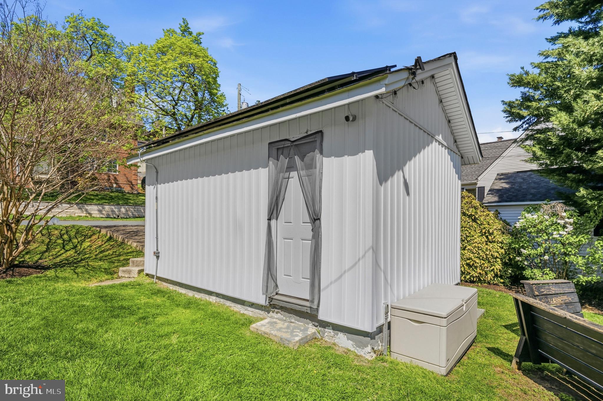 ADDISON HEIGHTS - Residential