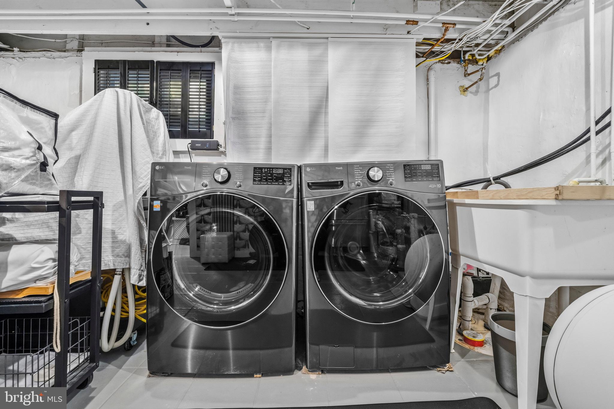 ADDISON HEIGHTS - Residential