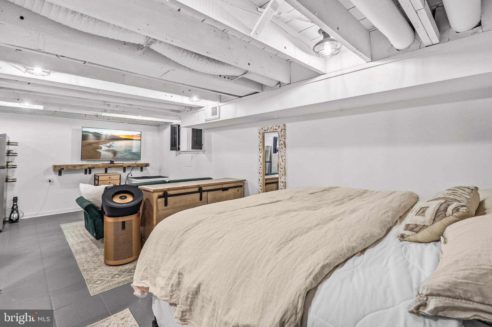 ADDISON HEIGHTS - Residential