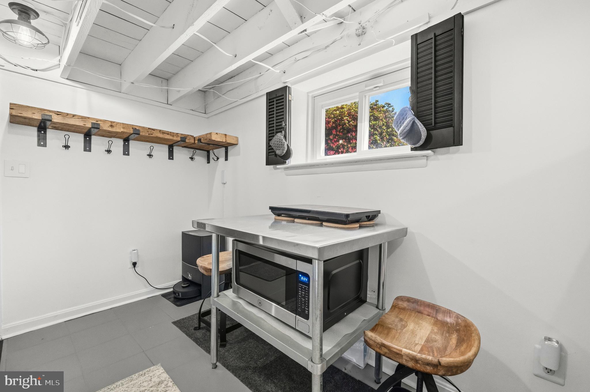 ADDISON HEIGHTS - Residential