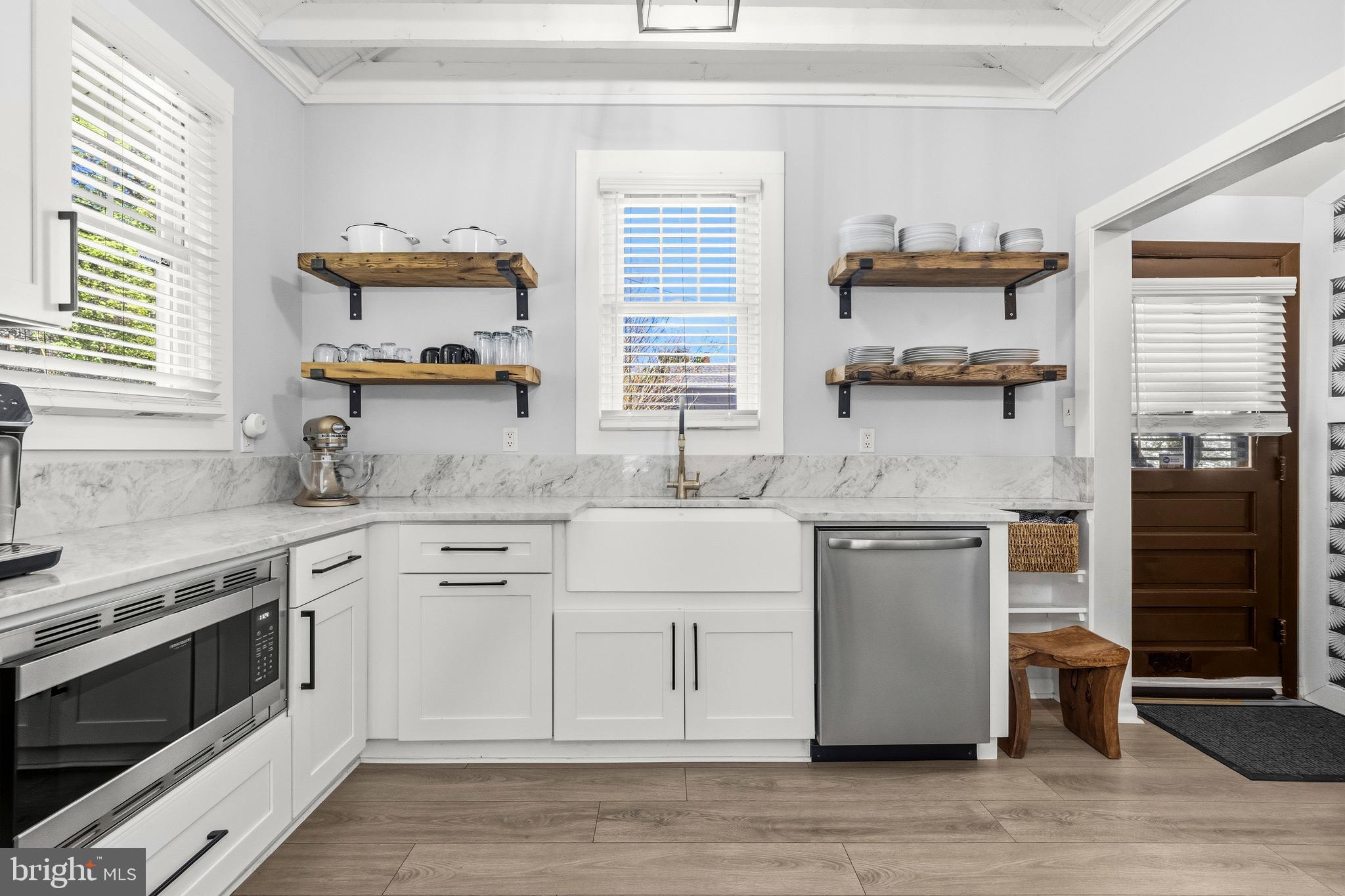 ADDISON HEIGHTS - Residential