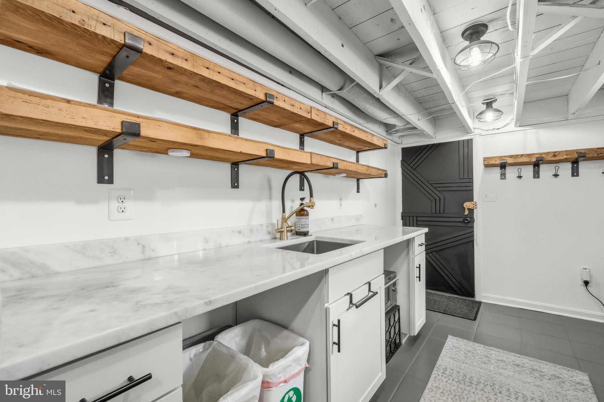 ADDISON HEIGHTS - Residential