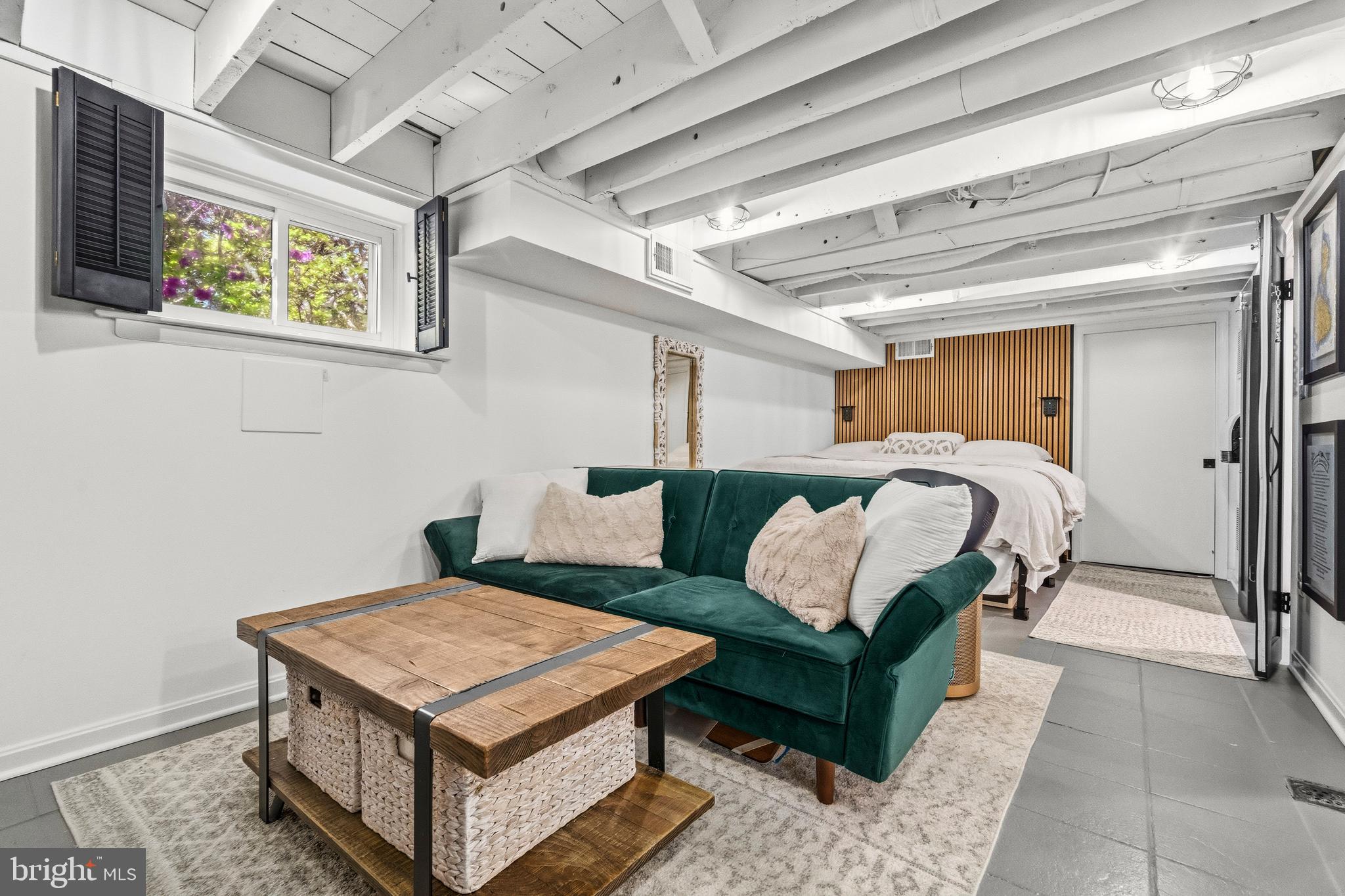 ADDISON HEIGHTS - Residential