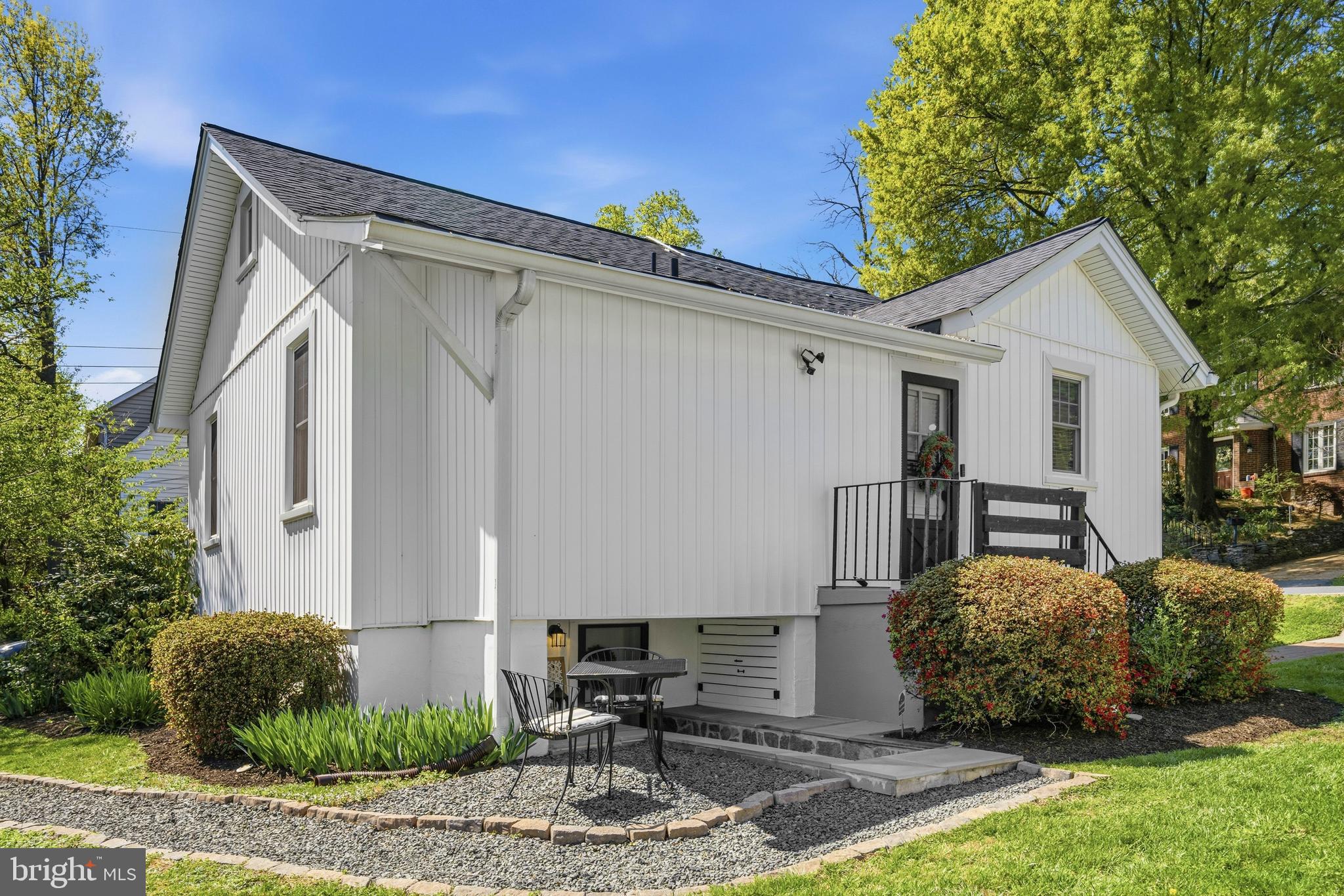 ADDISON HEIGHTS - Residential