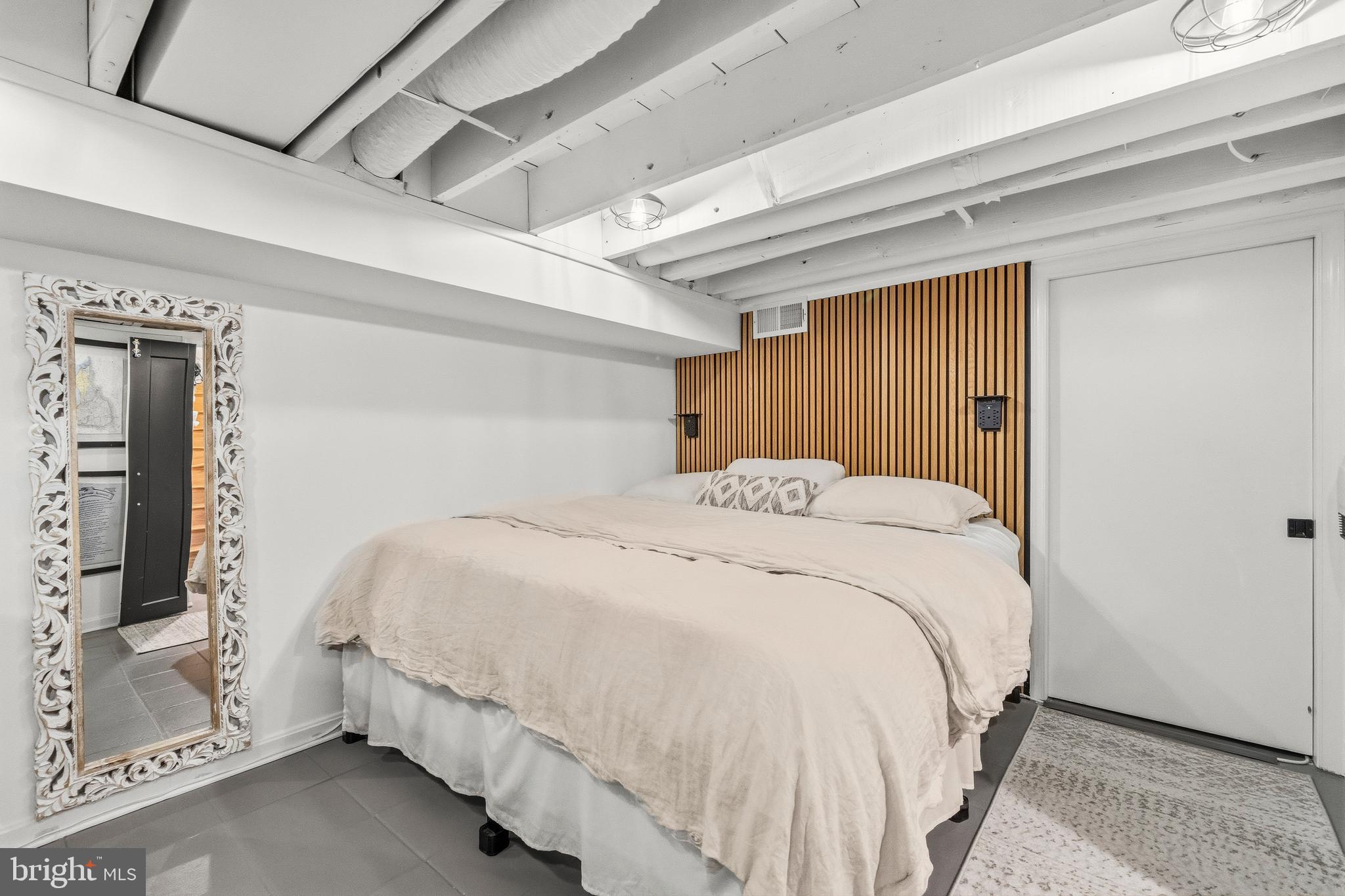 ADDISON HEIGHTS - Residential