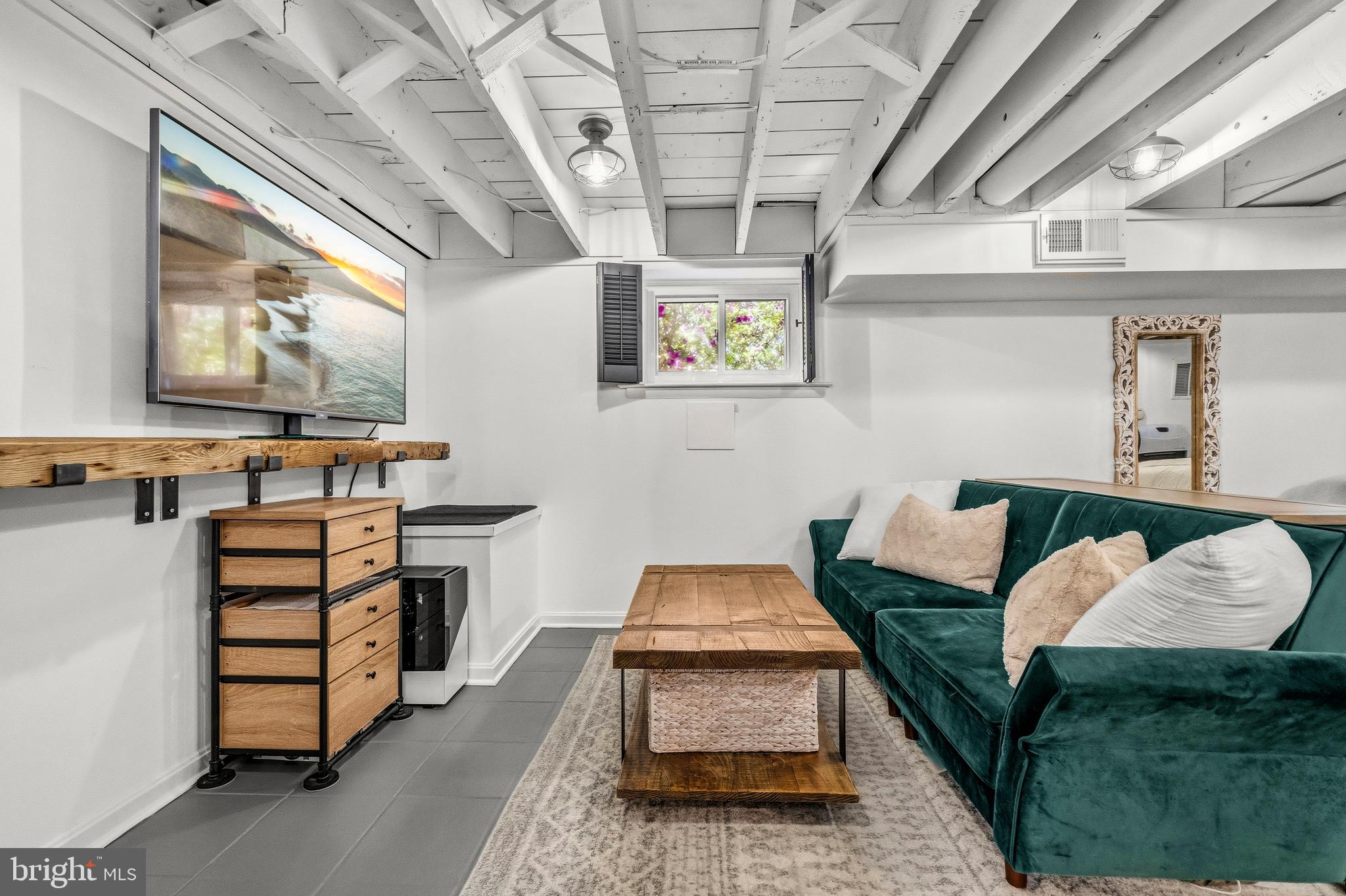 ADDISON HEIGHTS - Residential