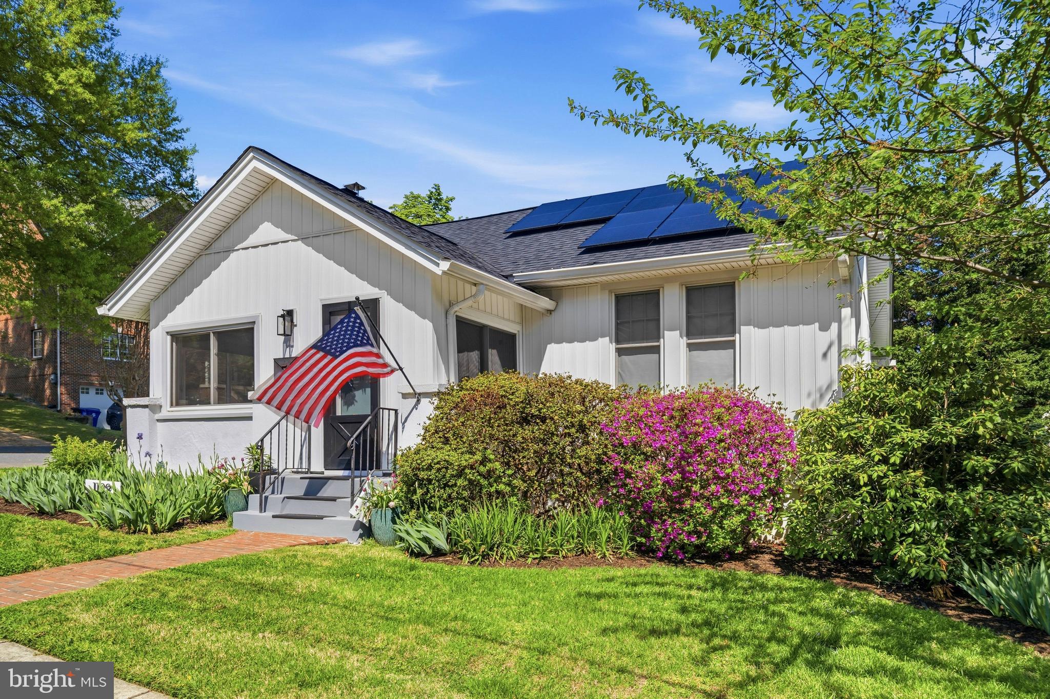 ADDISON HEIGHTS - Residential