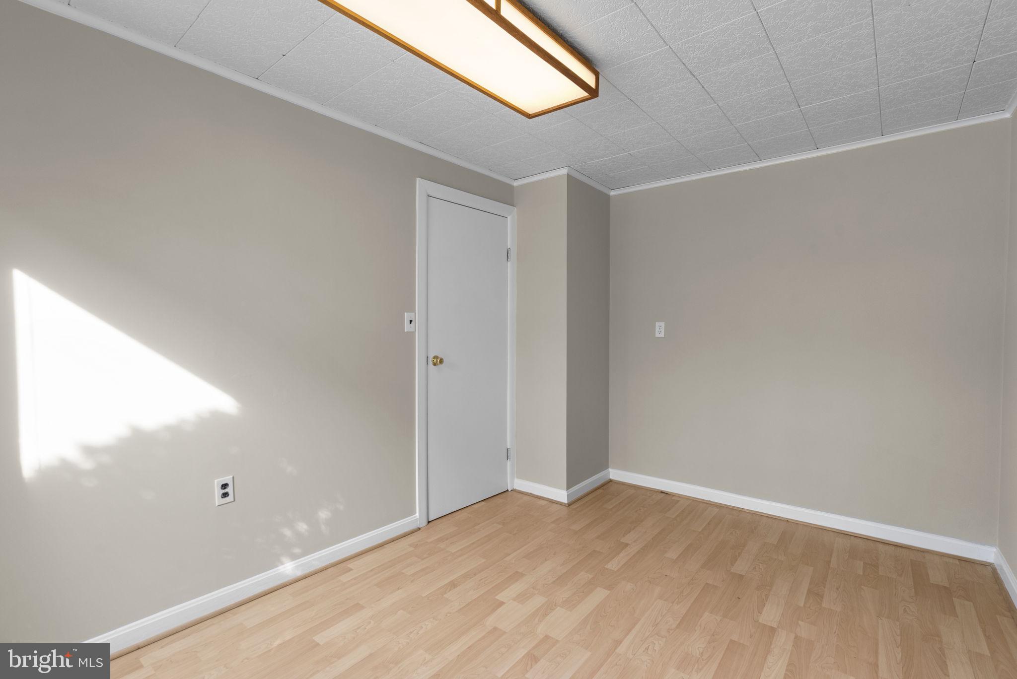 MANOR WOODS - Residential