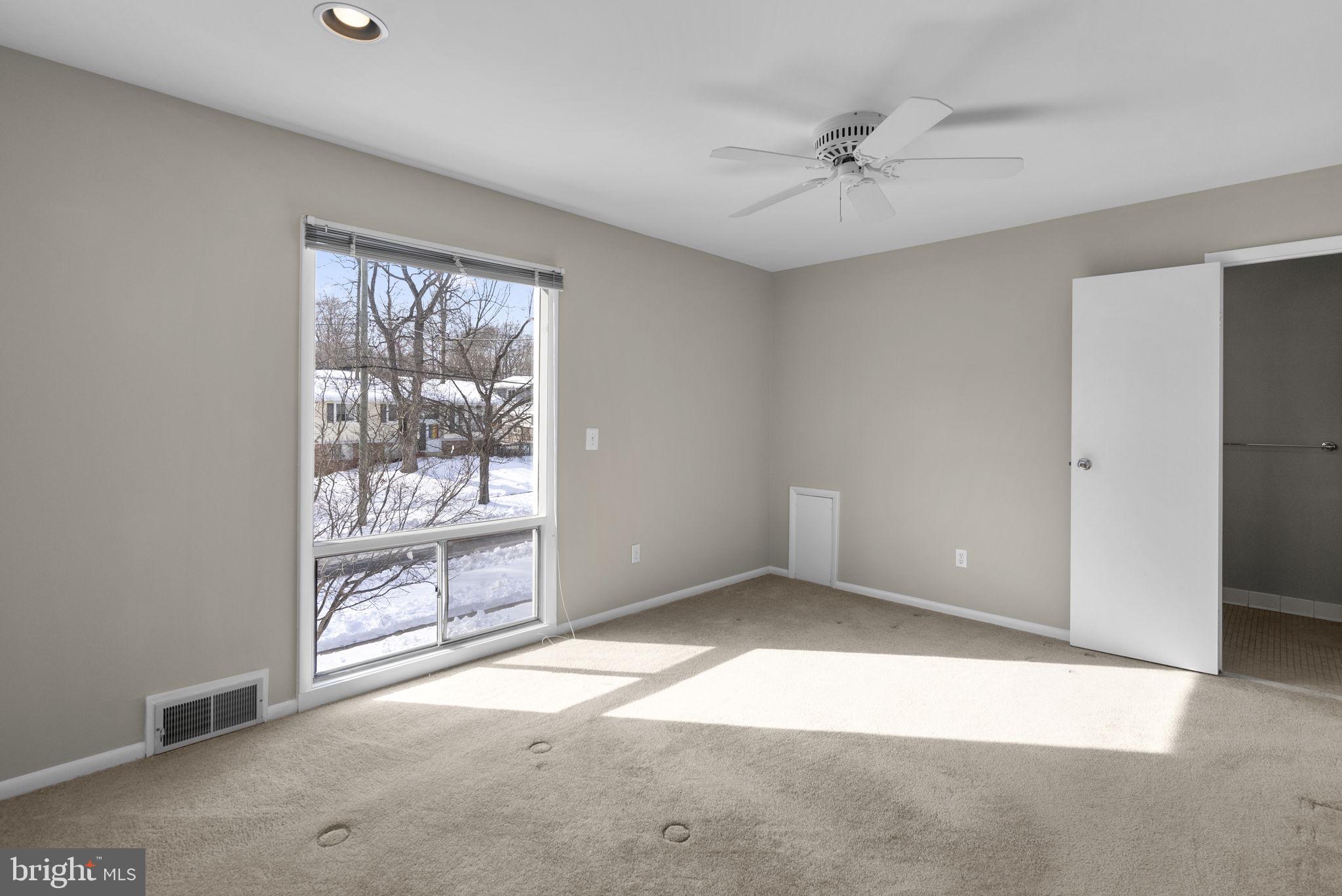 MANOR WOODS - Residential