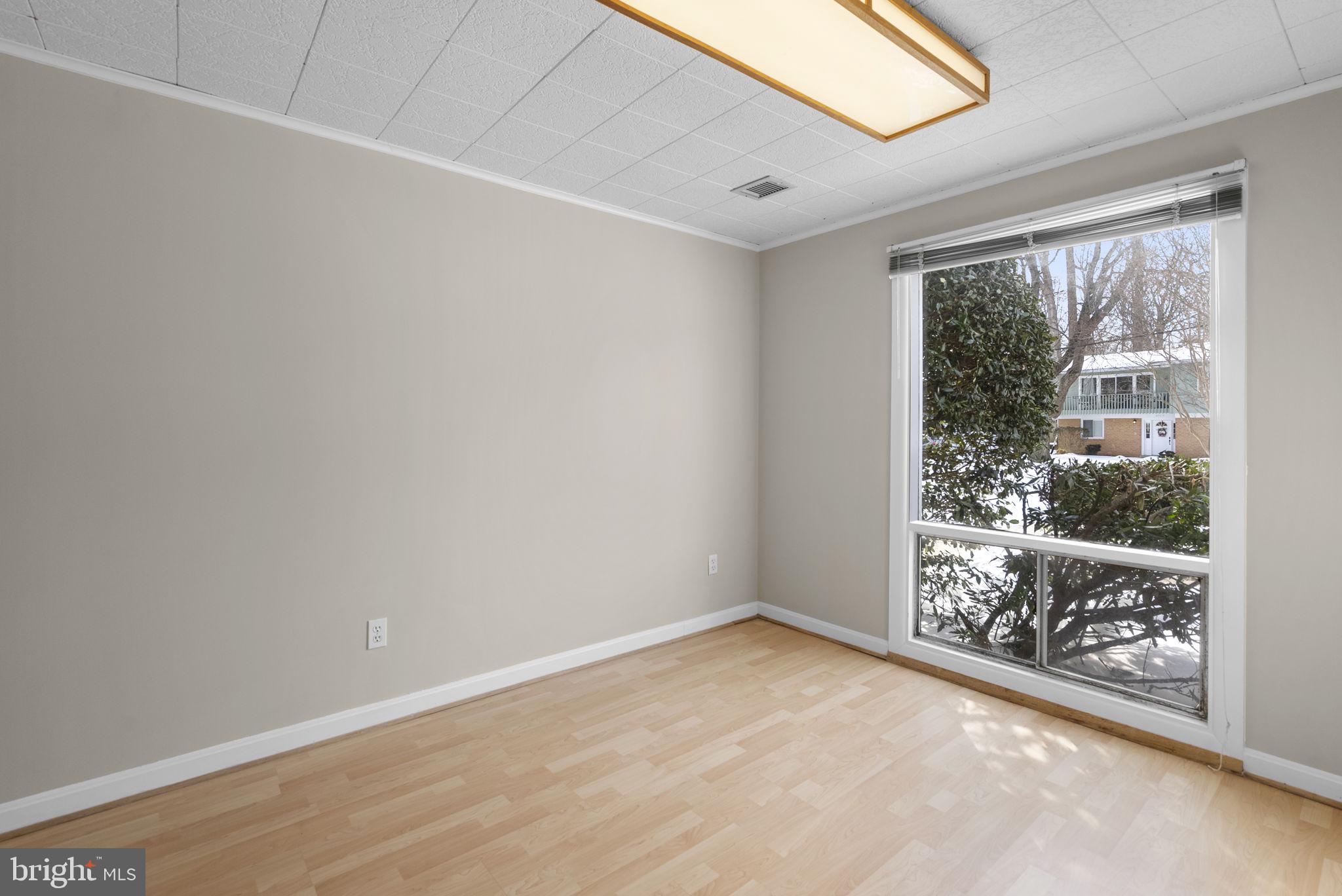 MANOR WOODS - Residential