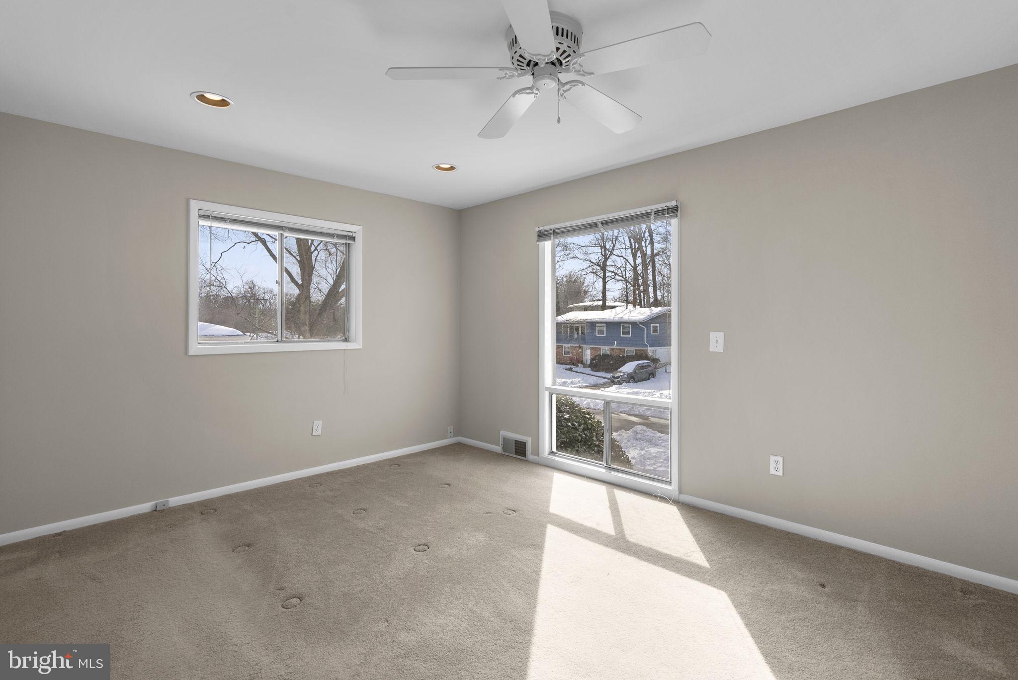 MANOR WOODS - Residential