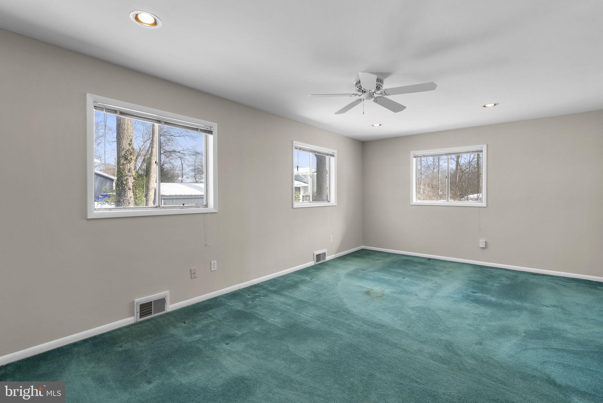 MANOR WOODS - Residential