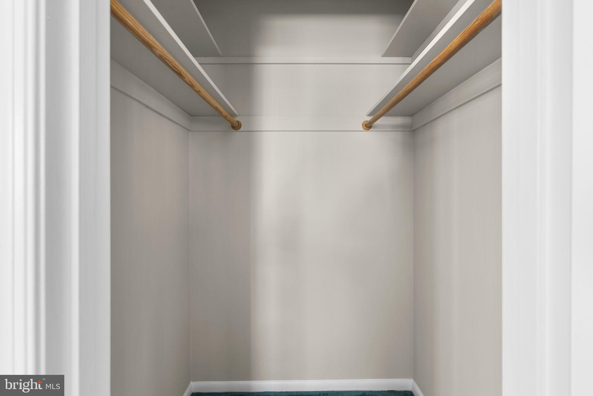 MANOR WOODS - Residential