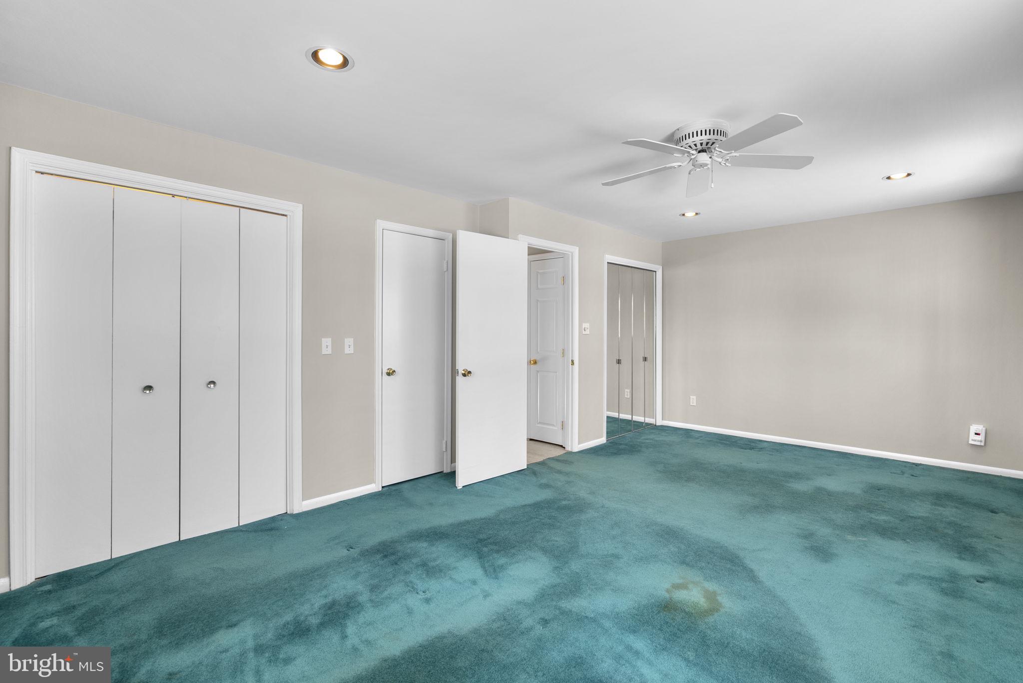 MANOR WOODS - Residential