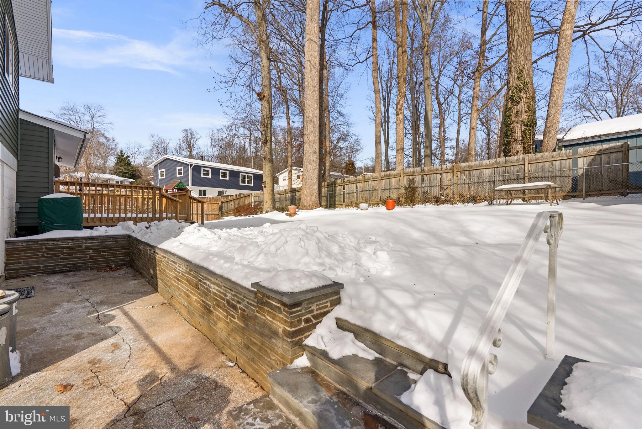 MANOR WOODS - Residential