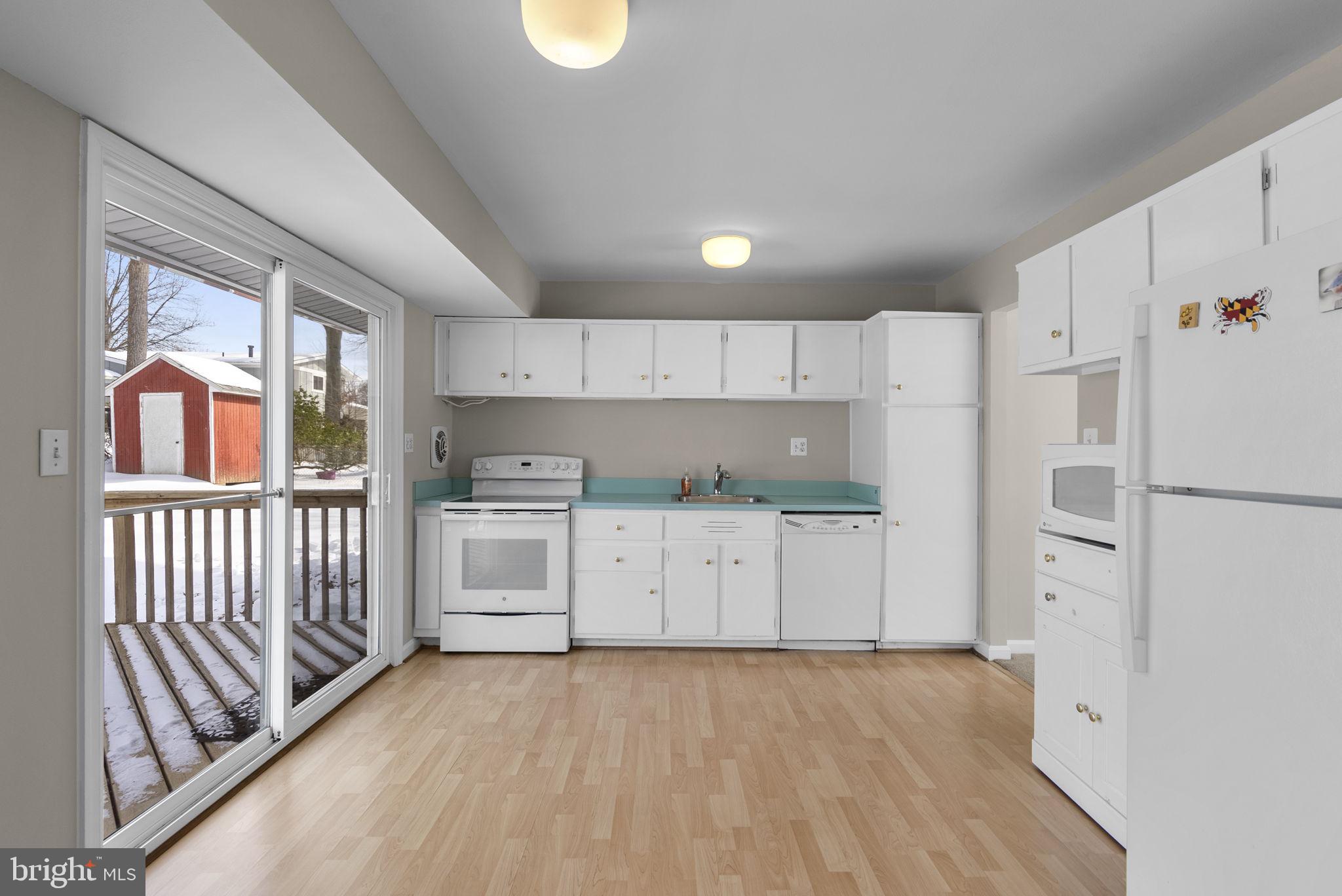 MANOR WOODS - Residential