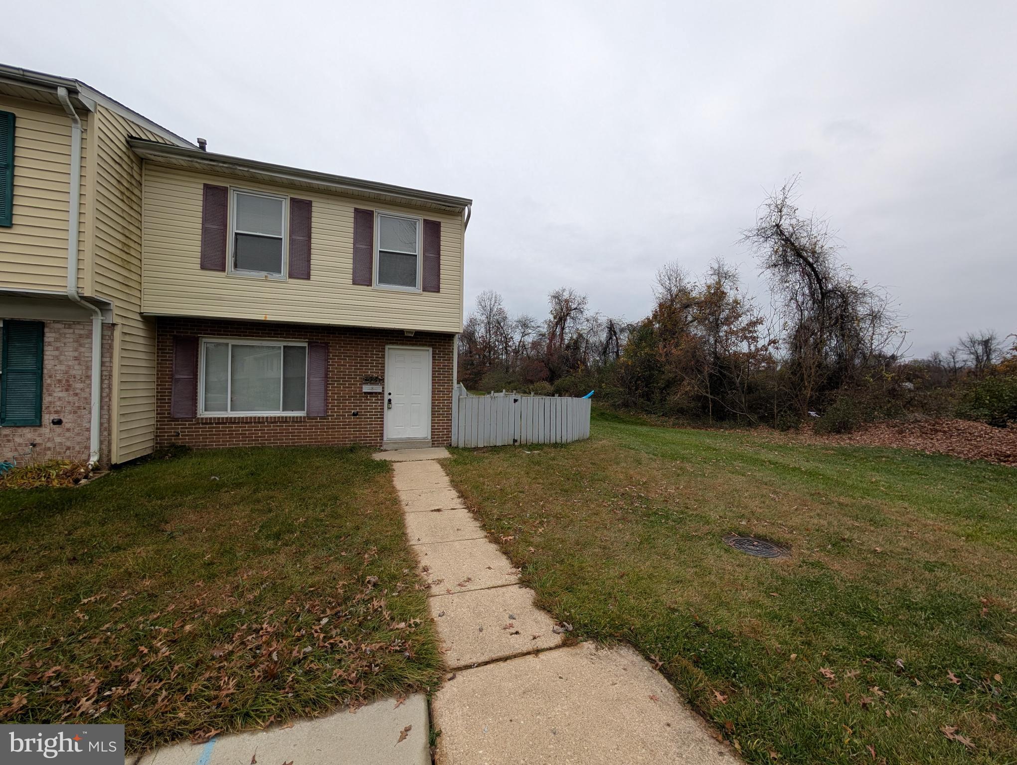 HARFORD SQUARE - Residential Lease