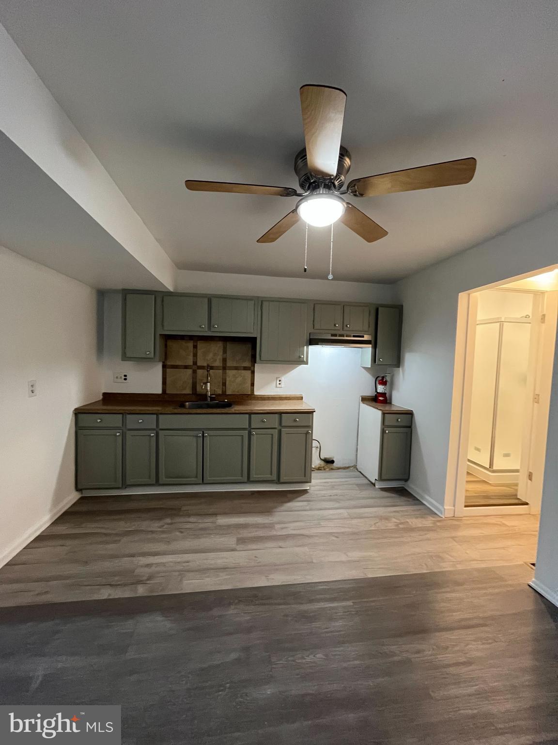HARFORD SQUARE - Residential Lease