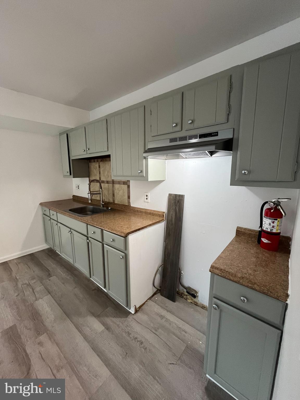 HARFORD SQUARE - Residential Lease