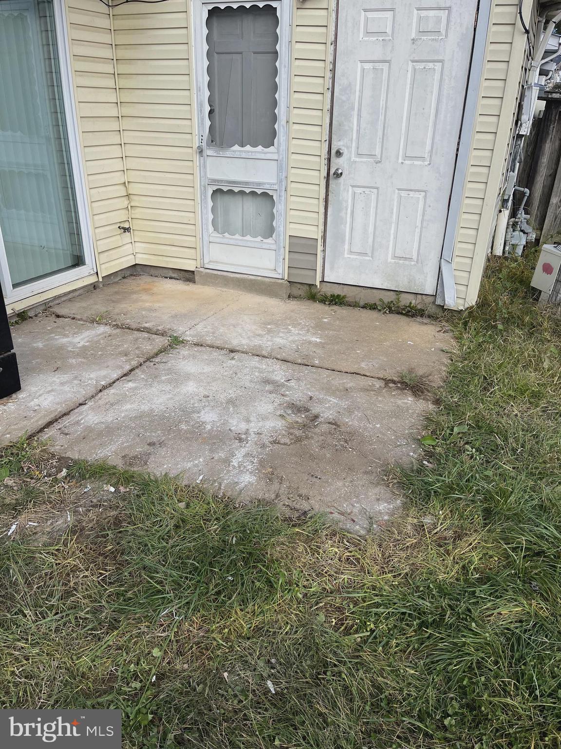 HARFORD SQUARE - Residential Lease