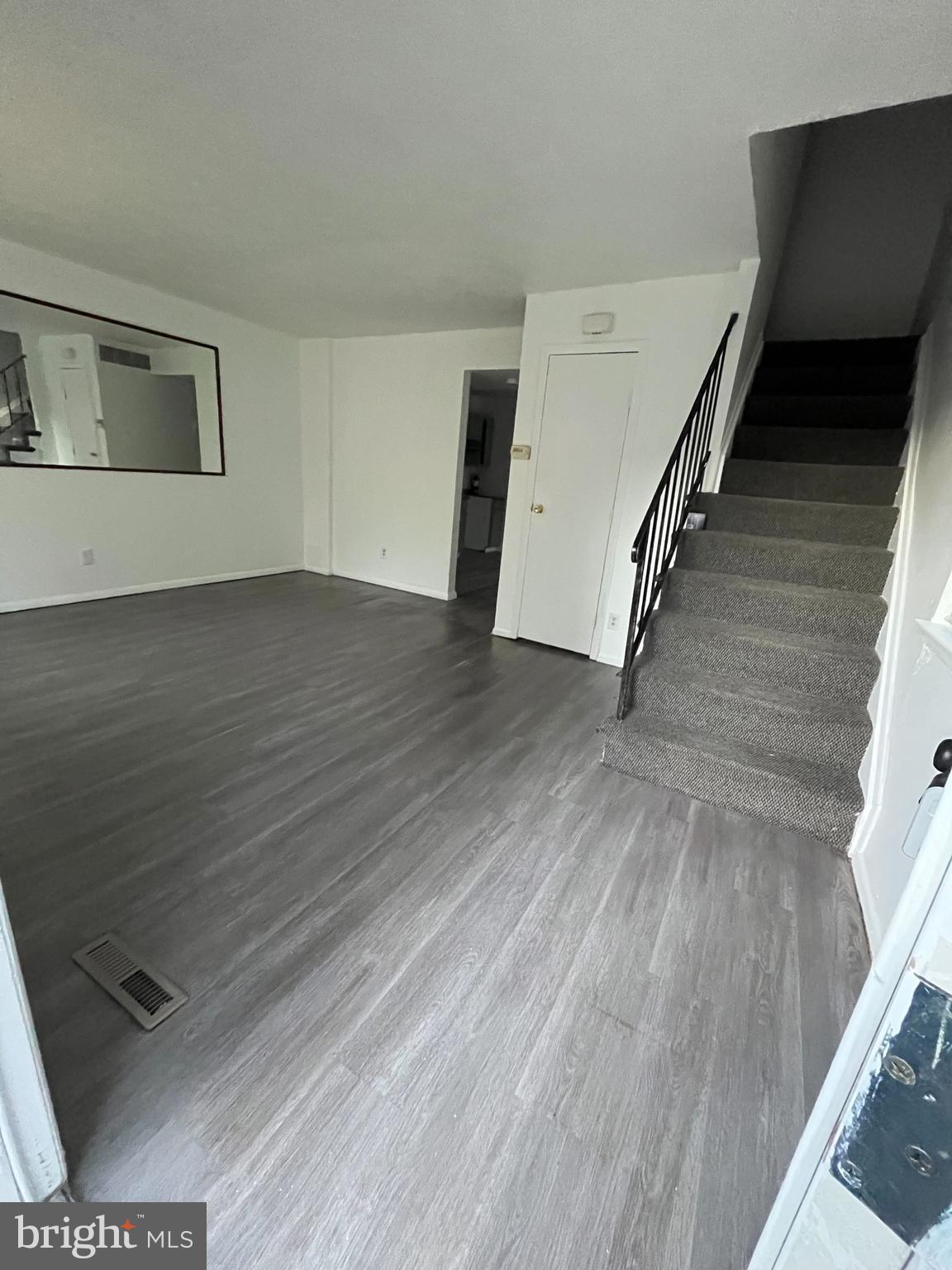 1521 CHARLESTOWN DRIVE