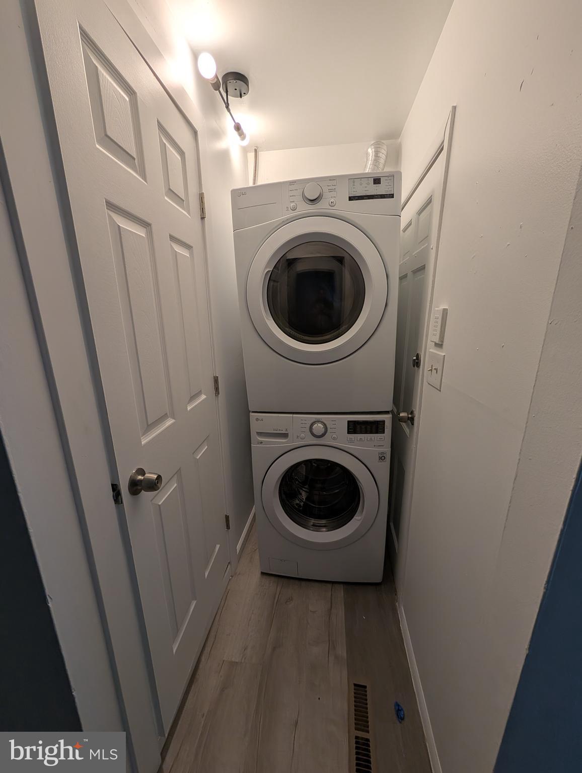 HARFORD SQUARE - Residential Lease