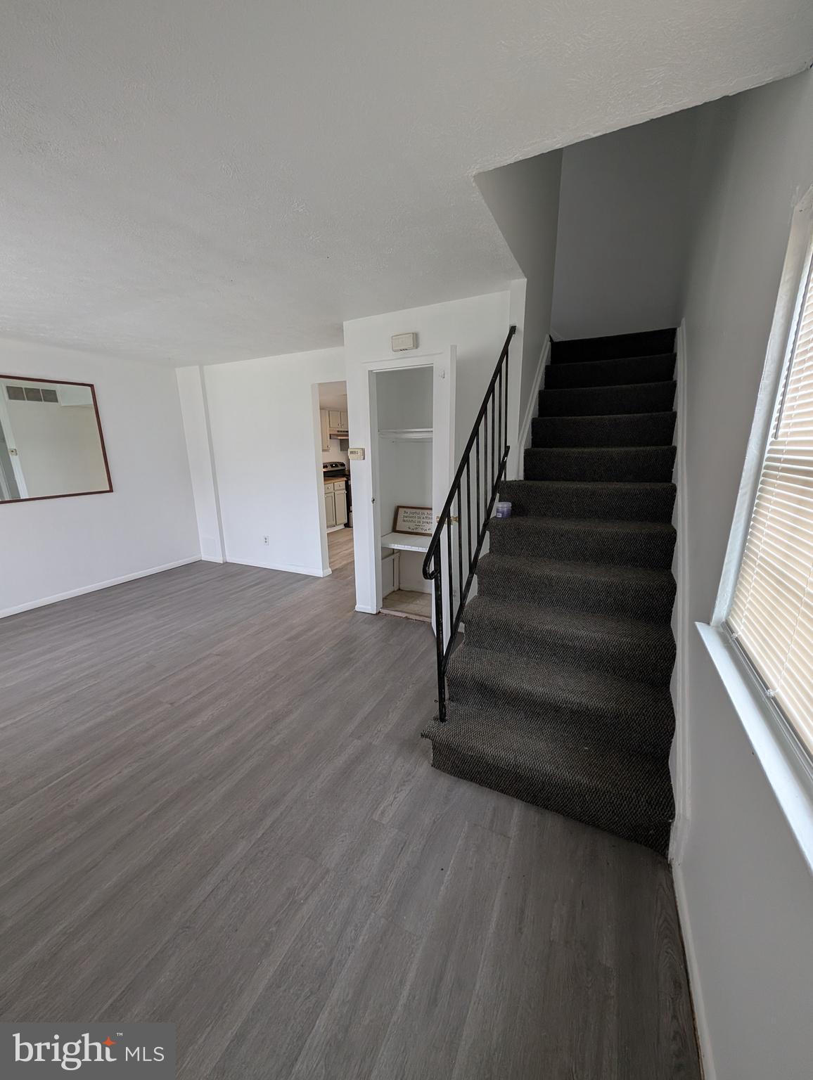 HARFORD SQUARE - Residential Lease