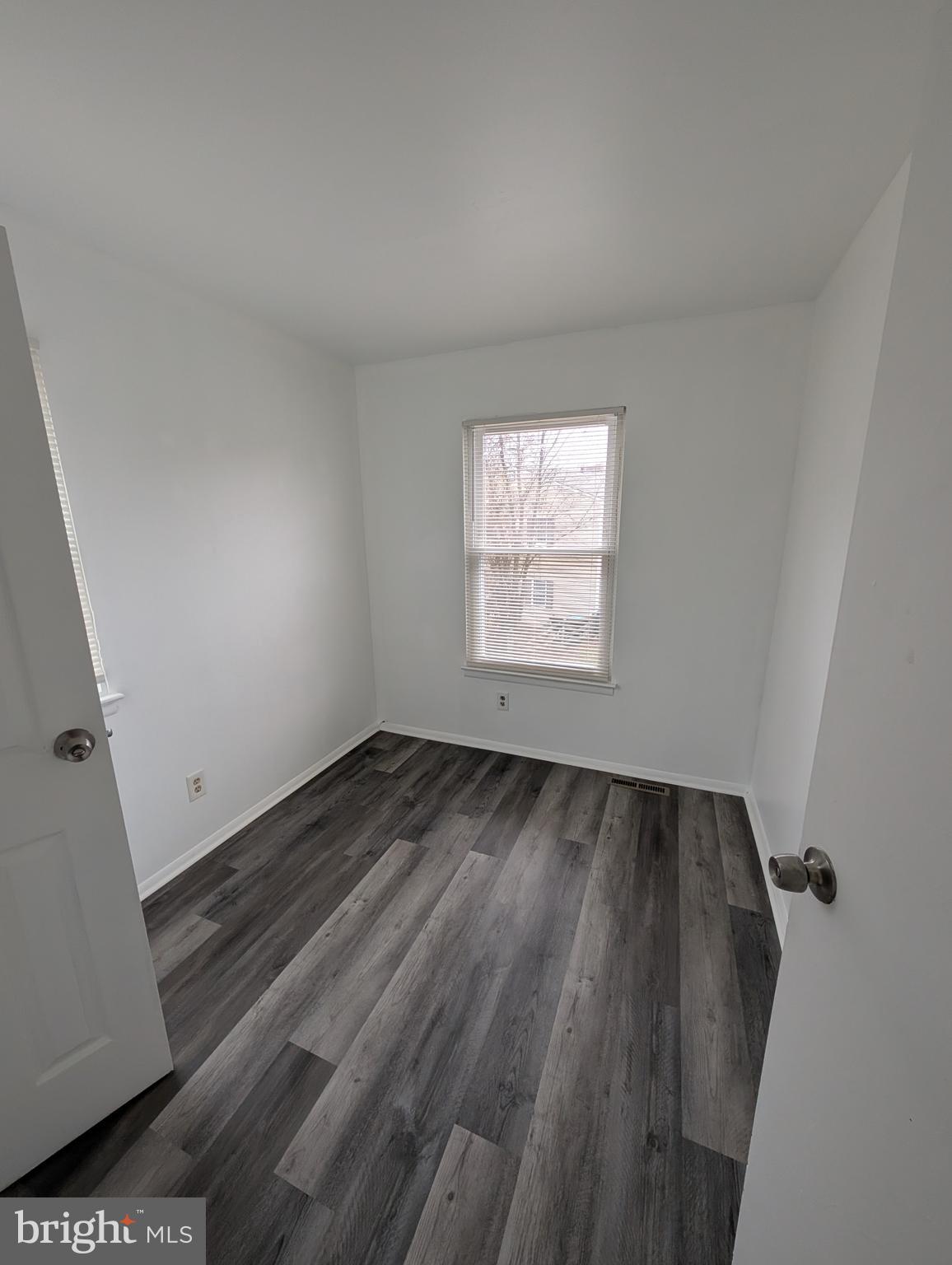 HARFORD SQUARE - Residential Lease