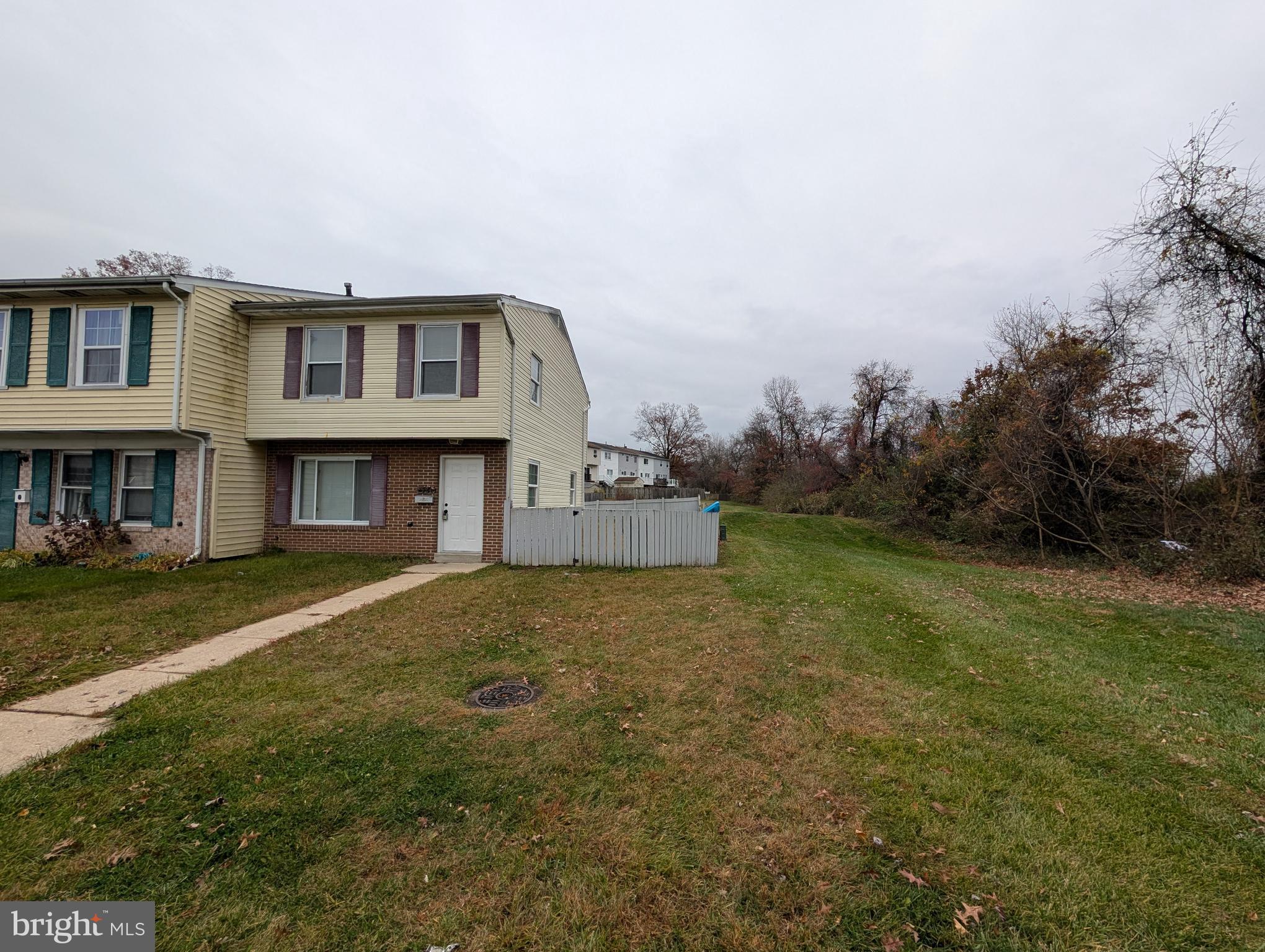 HARFORD SQUARE - Residential Lease