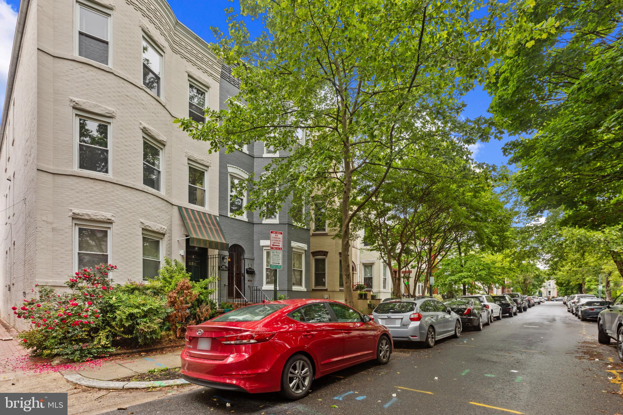 633 ELLIOTT STREET NE