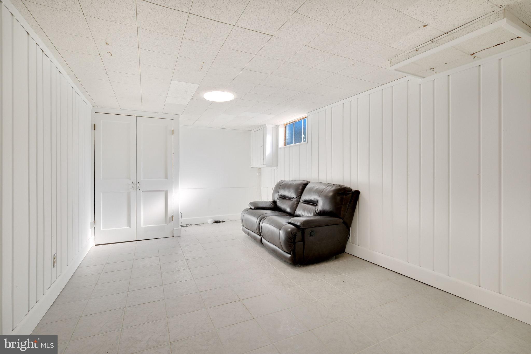 GREENWICH FOREST - Residential