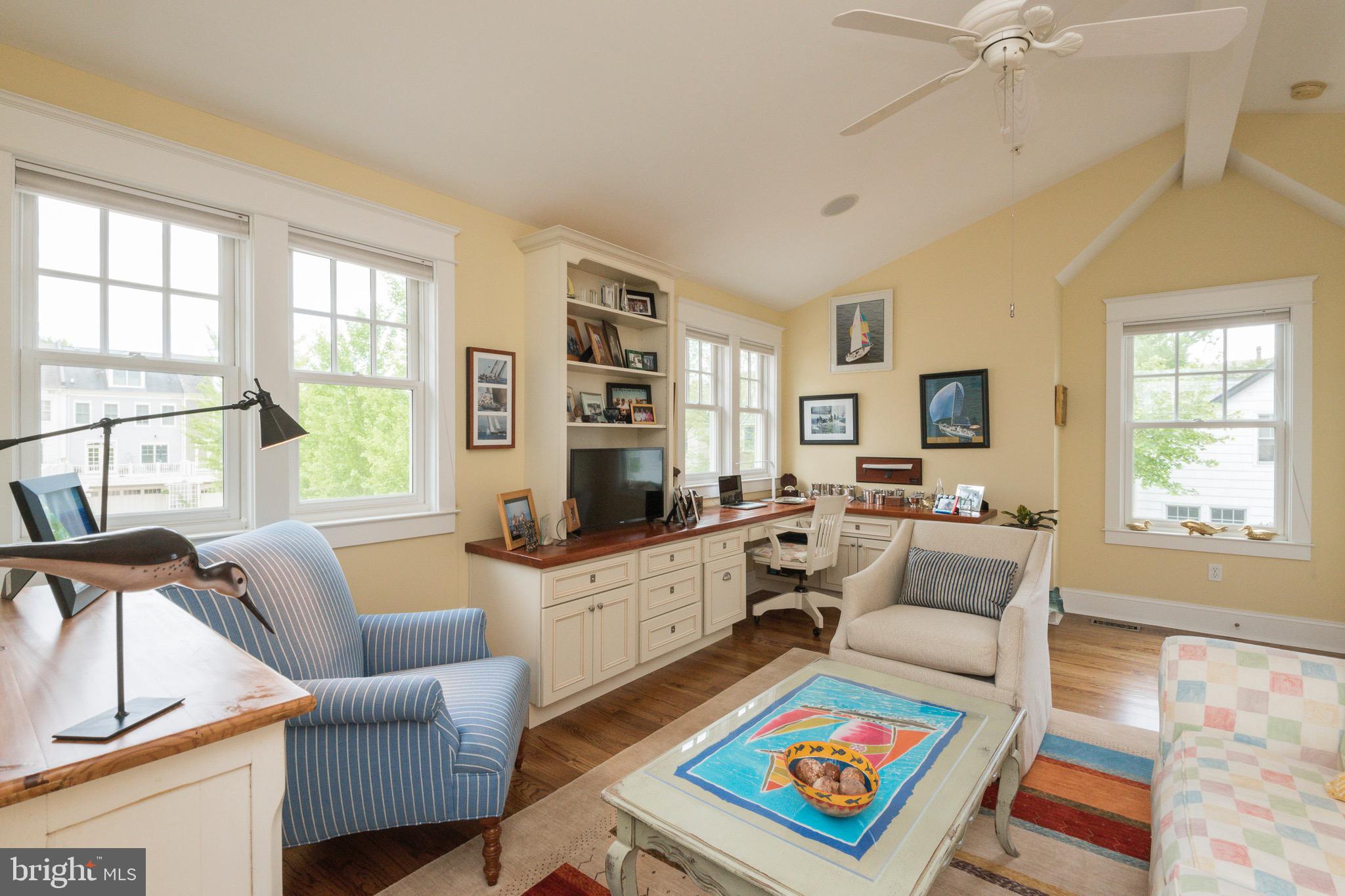 MURRAY HILL - Residential