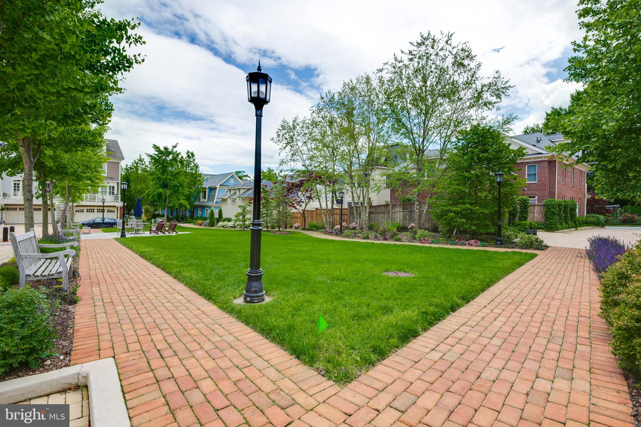 MURRAY HILL - Residential