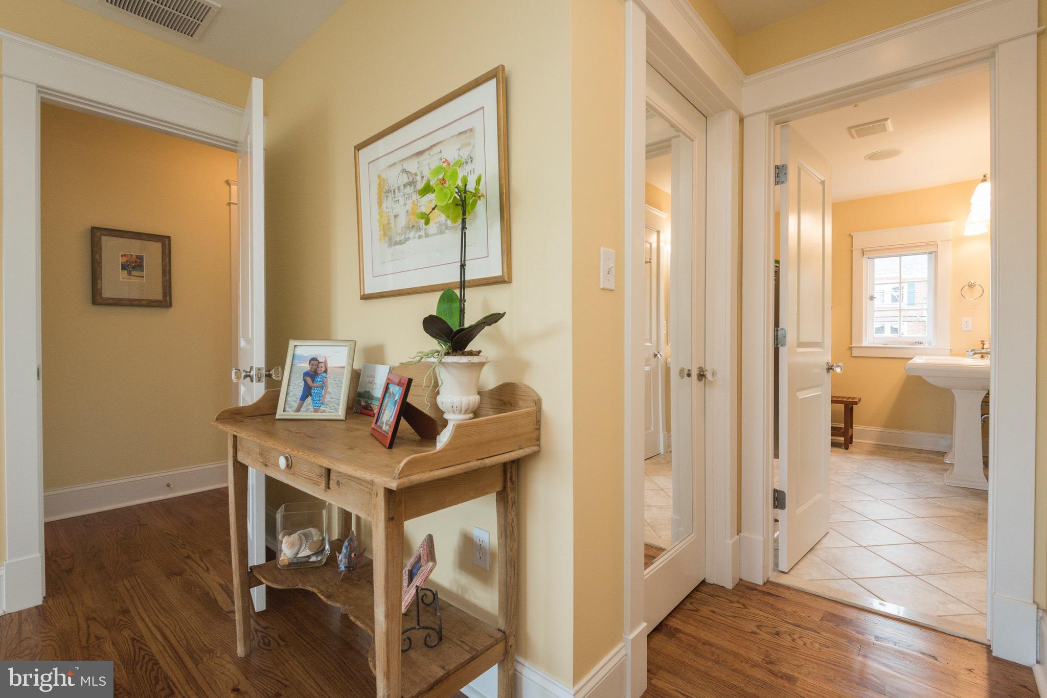 MURRAY HILL - Residential