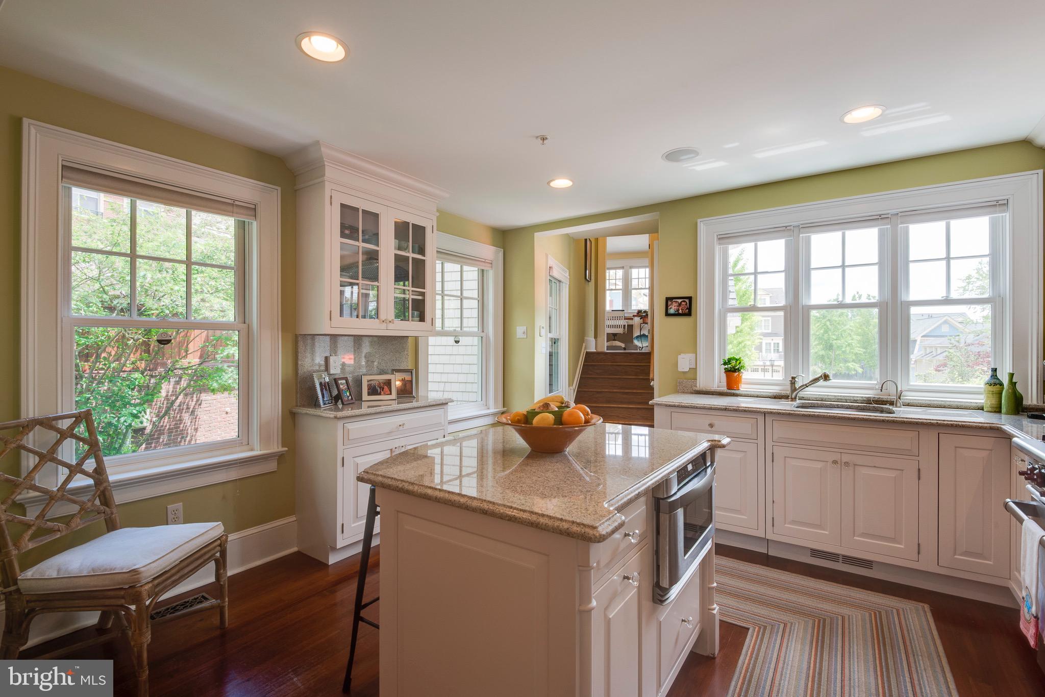 MURRAY HILL - Residential