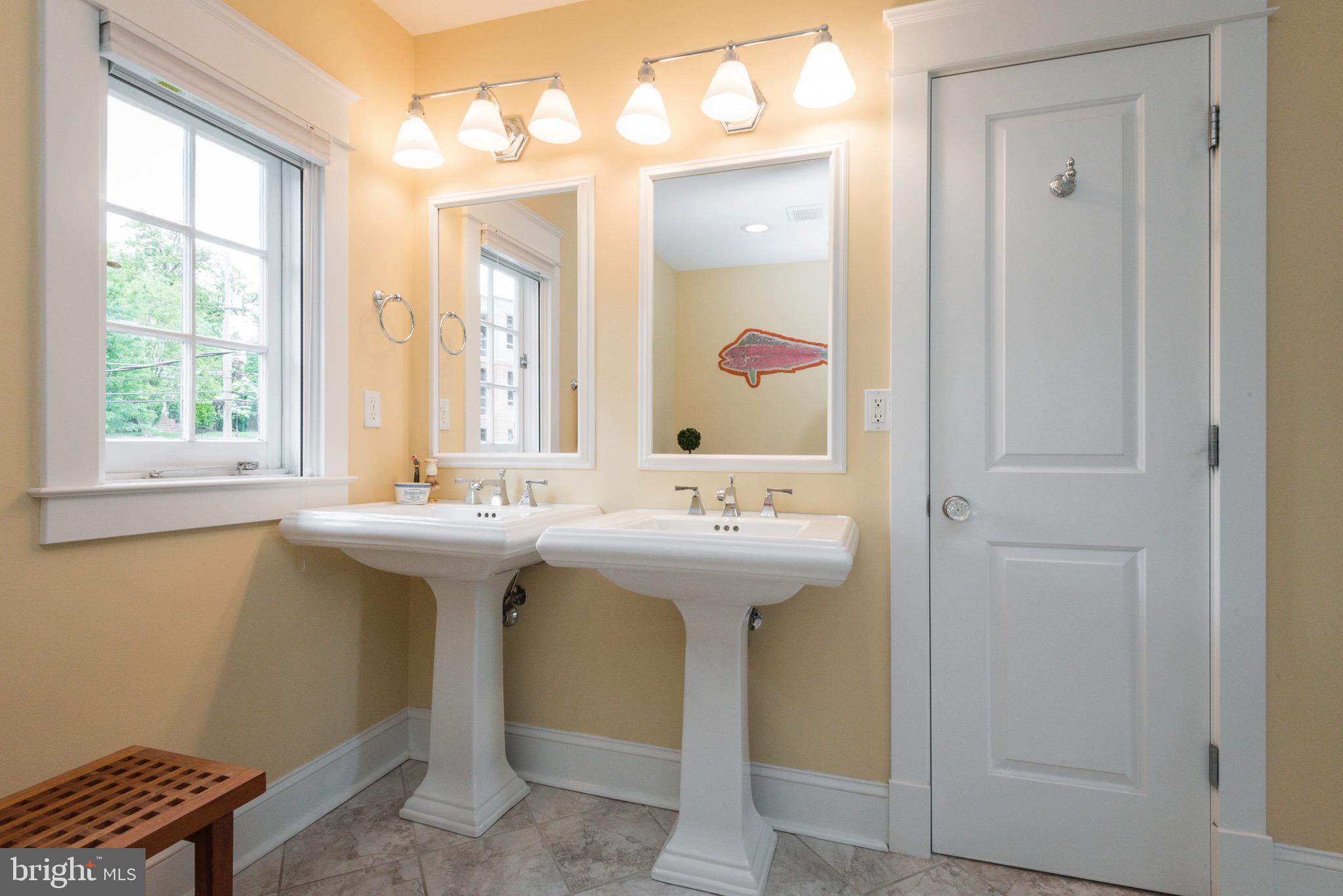 MURRAY HILL - Residential