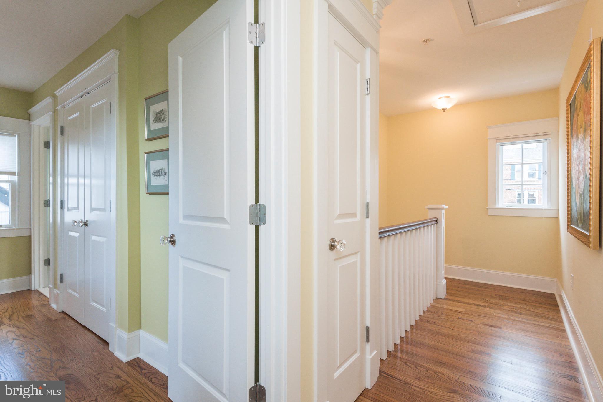 MURRAY HILL - Residential