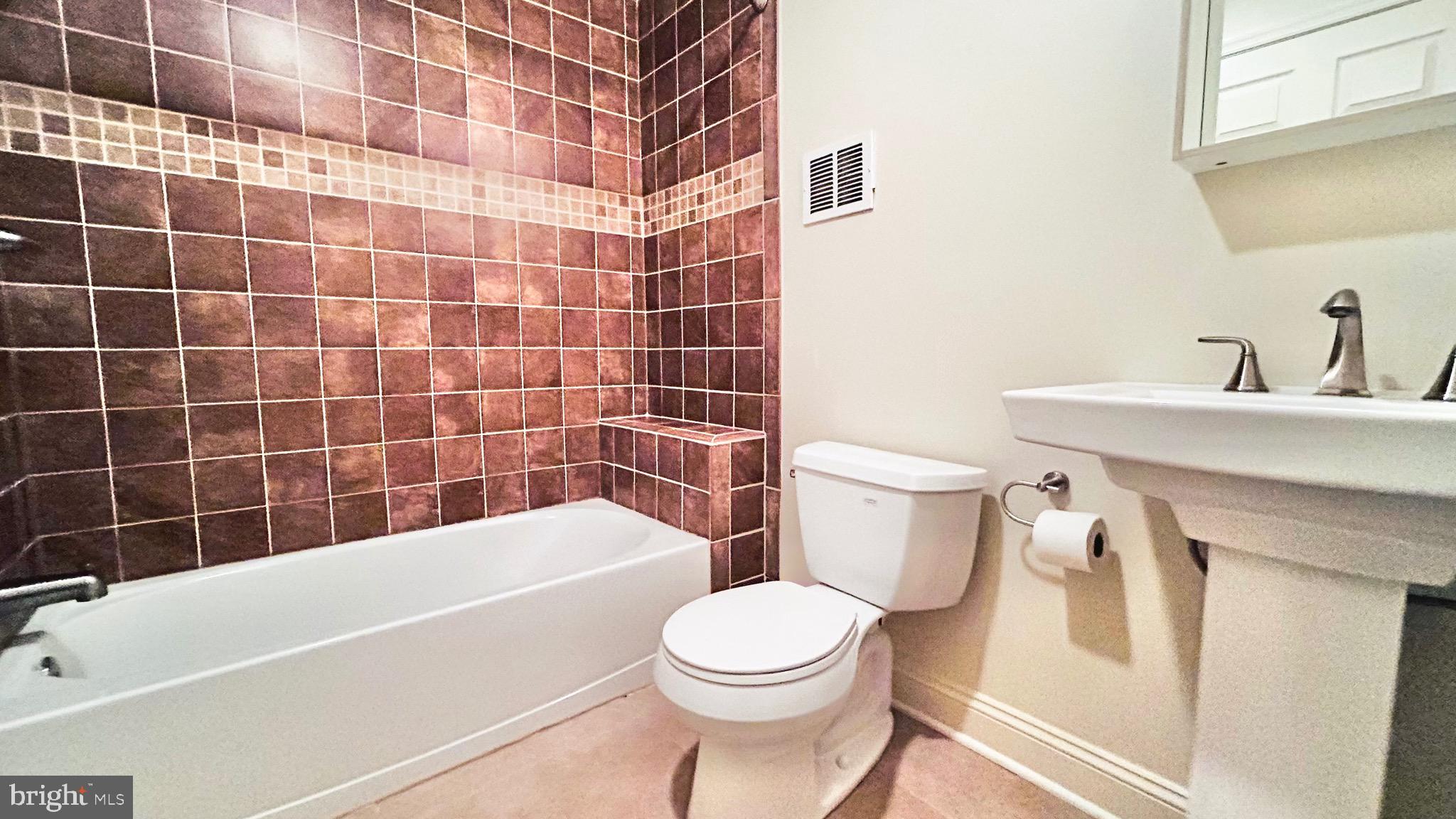 WIDEWATER VILLAGE - Residential Lease